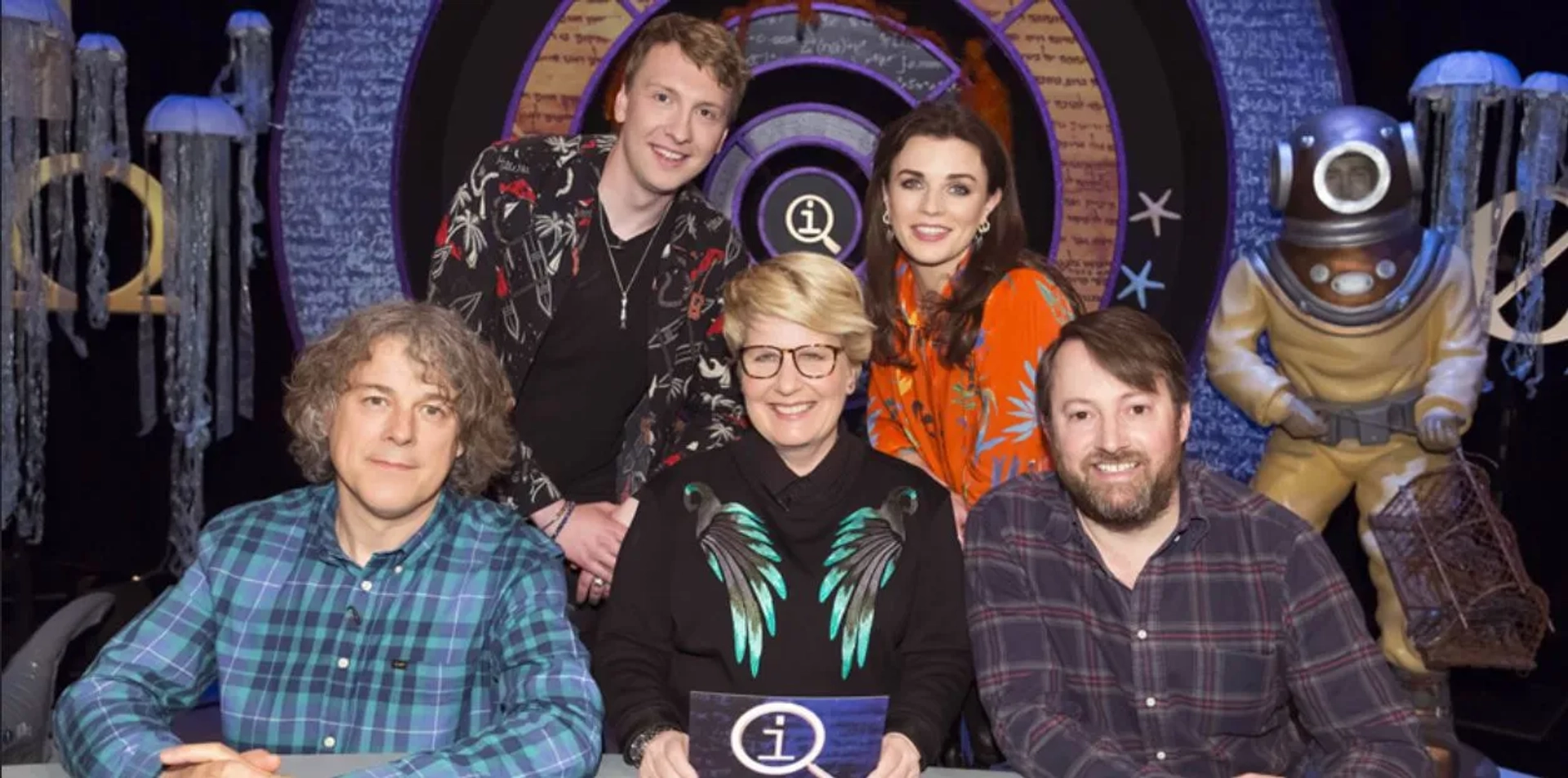 Alan Davies, David Mitchell, Sandi Toksvig, Aisling Bea, and Joe Lycett in QI (2003)