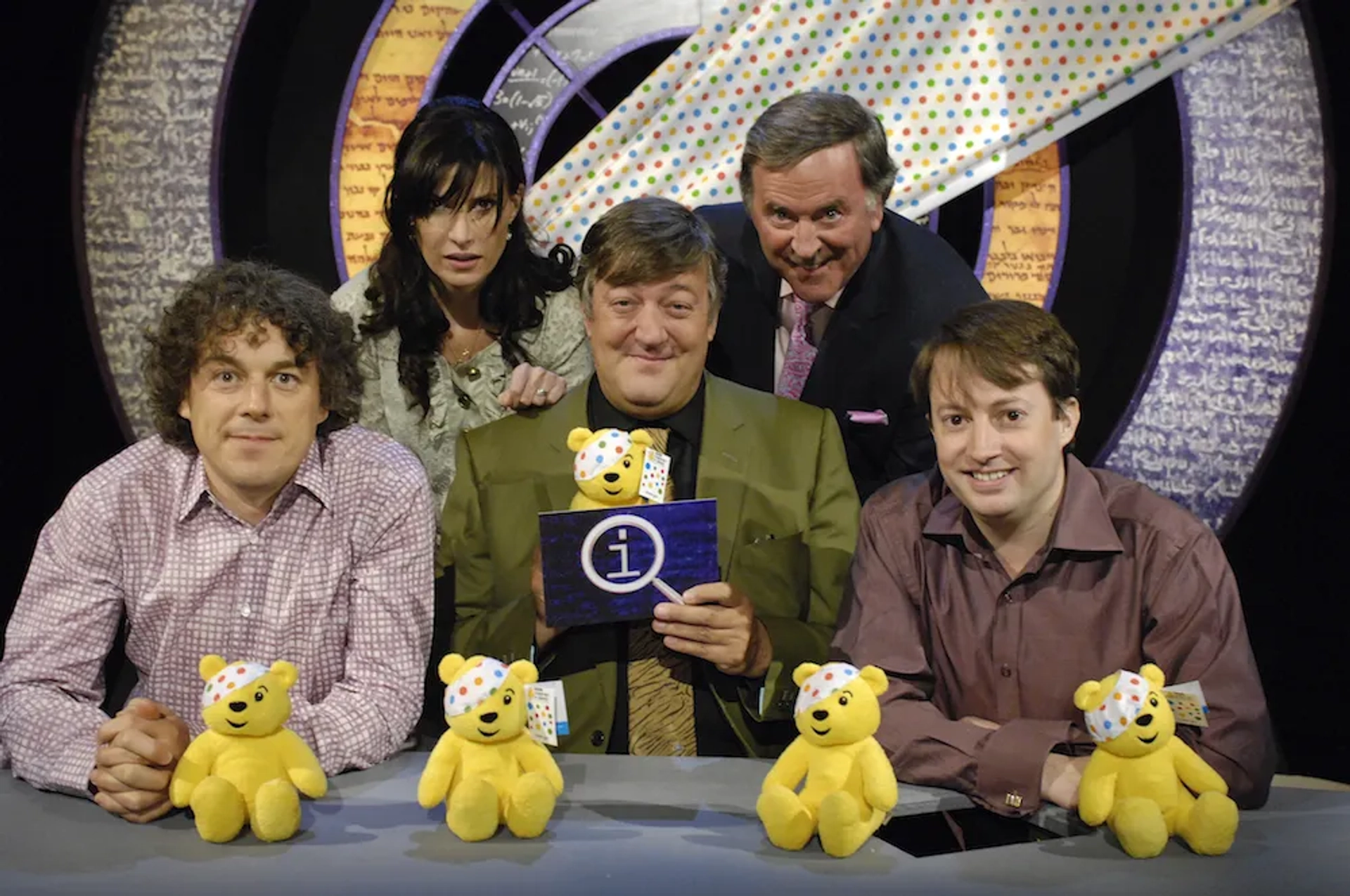 Stephen Fry, Ronni Ancona, Alan Davies, David Mitchell, and Terry Wogan in QI (2003)