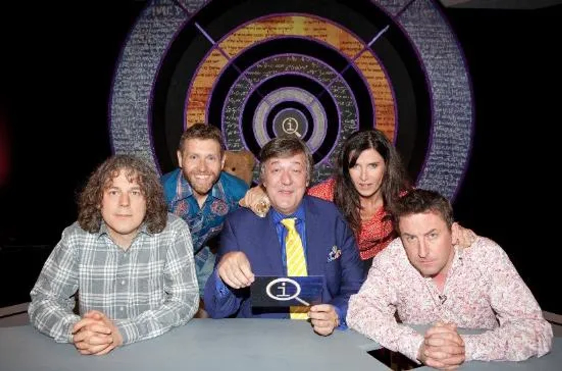 Stephen Fry, Ronni Ancona, Alan Davies, Dave Gorman, and Lee Mack in QI (2003)