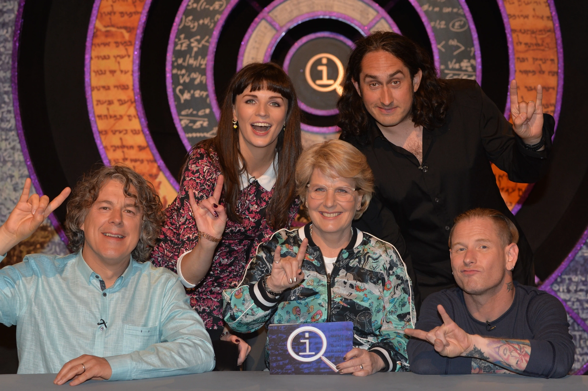 Alan Davies, Ross Noble, Corey Taylor, Sandi Toksvig, and Aisling Bea in QI (2003)