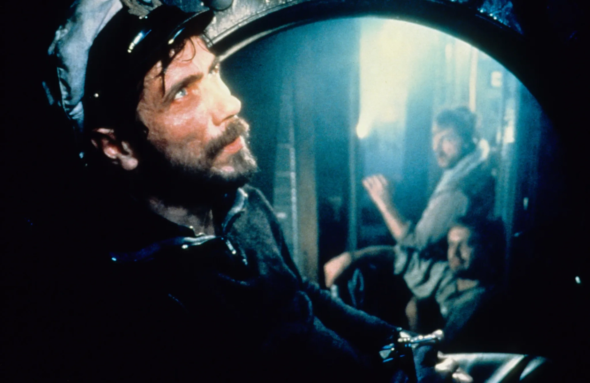 Jürgen Prochnow and Heinz Hoenig in Das Boot (1985)