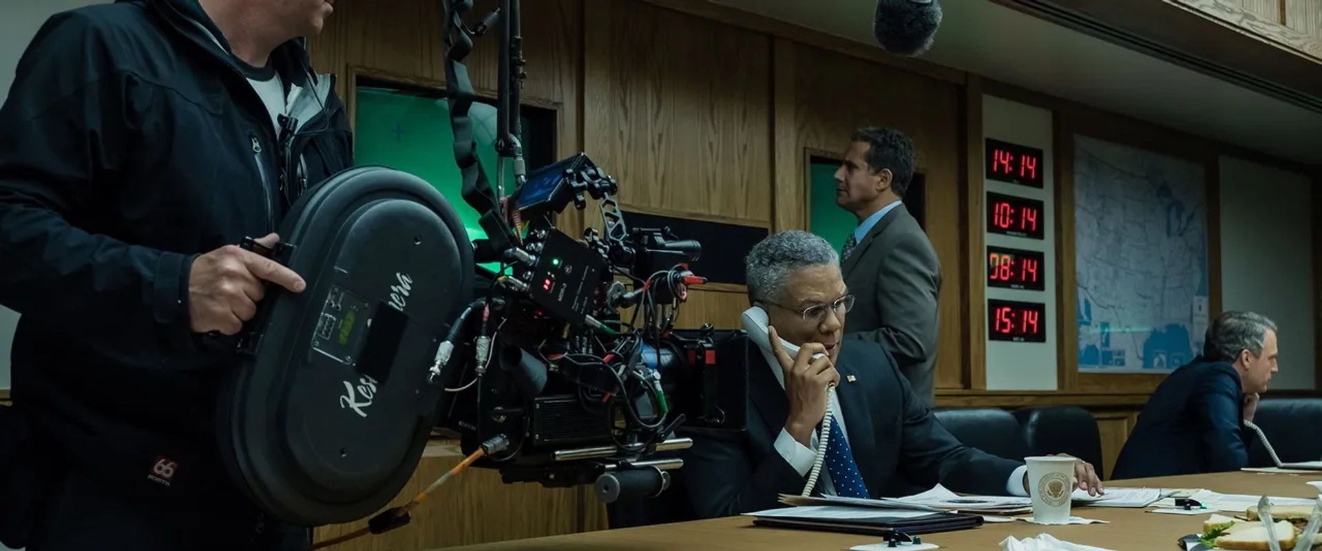 Justin Kirk and Tyler Perry in Vice (2018)