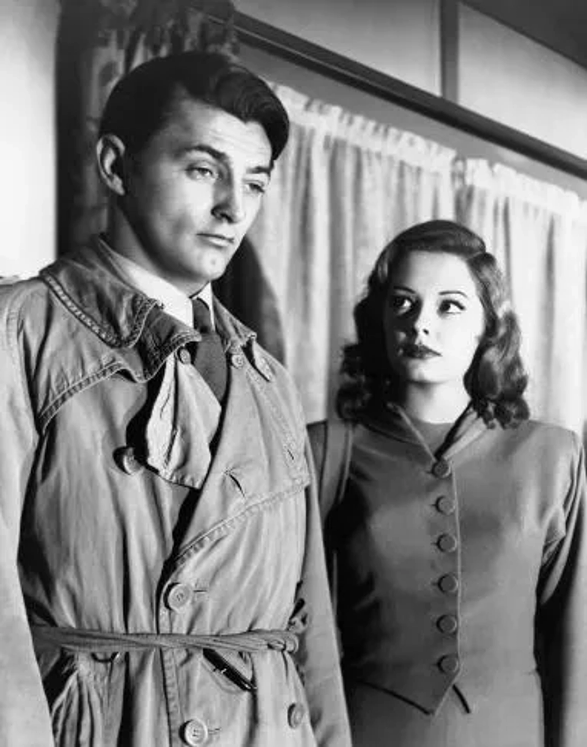 Robert Mitchum and Jane Greer in Out of the Past (1947)