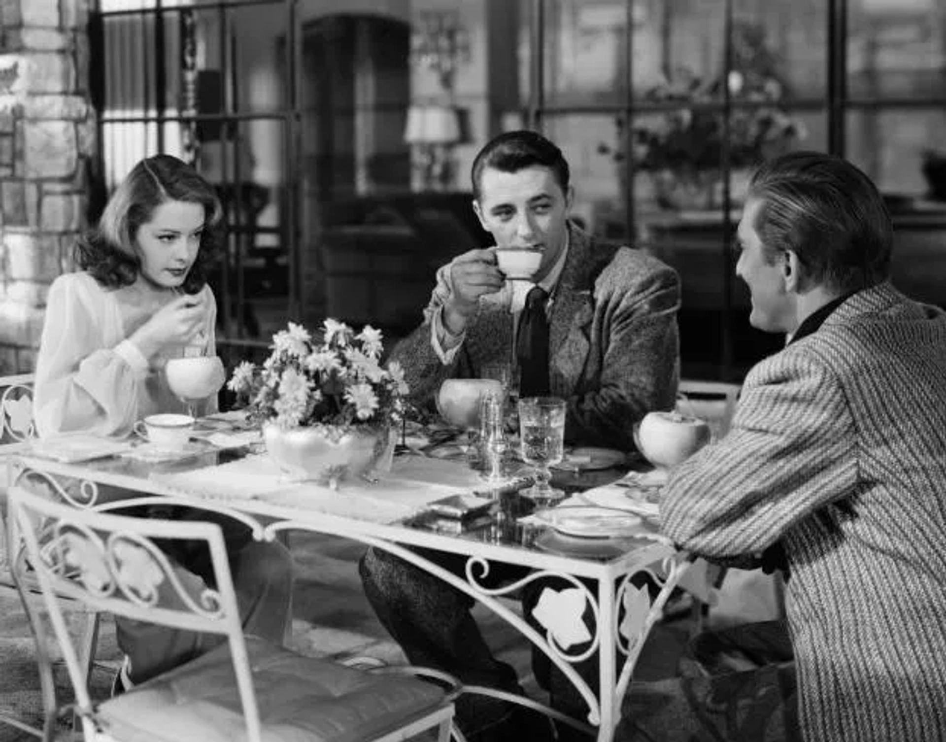 Kirk Douglas, Robert Mitchum, and Jane Greer in Out of the Past (1947)