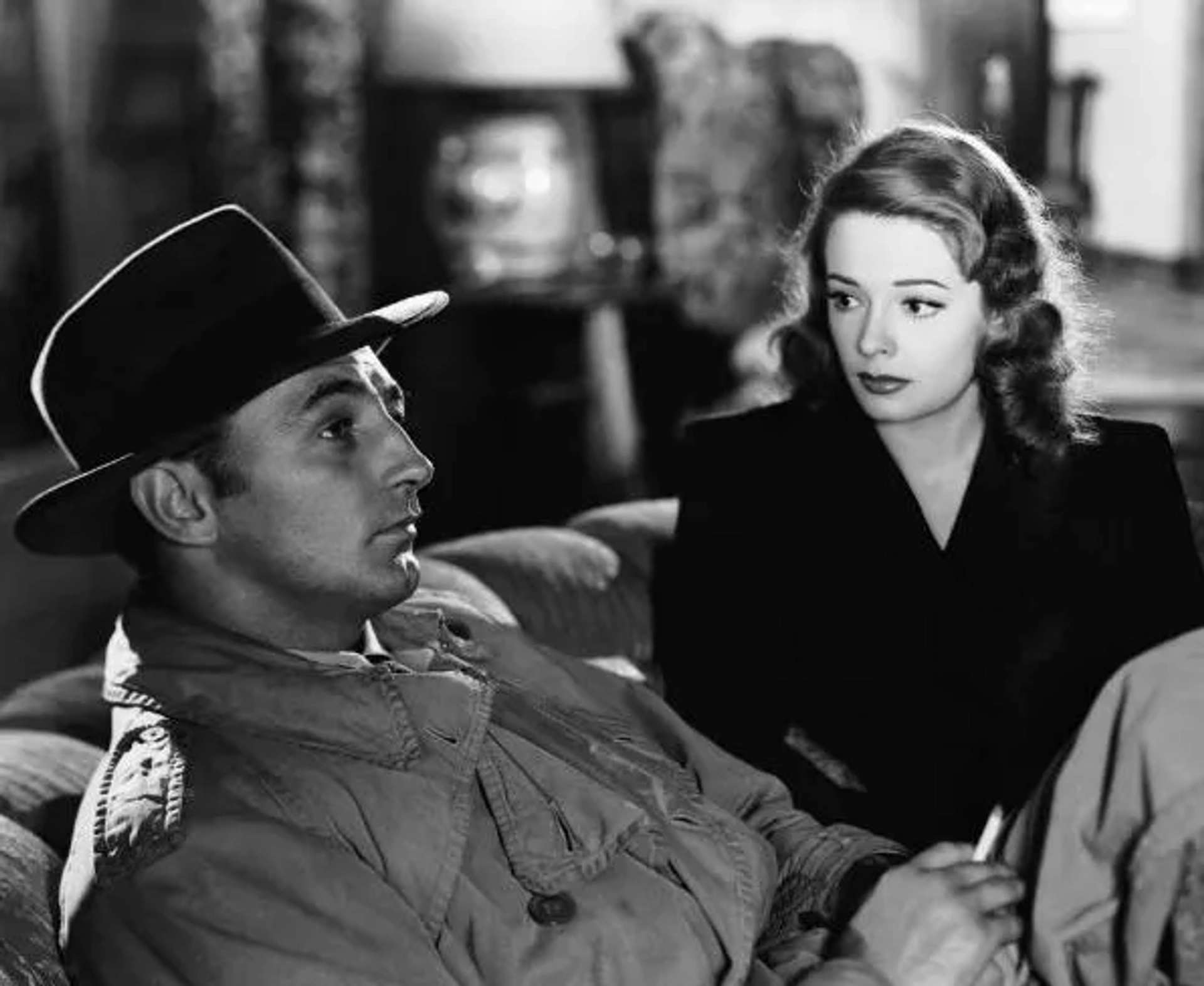 Robert Mitchum and Jane Greer in Out of the Past (1947)