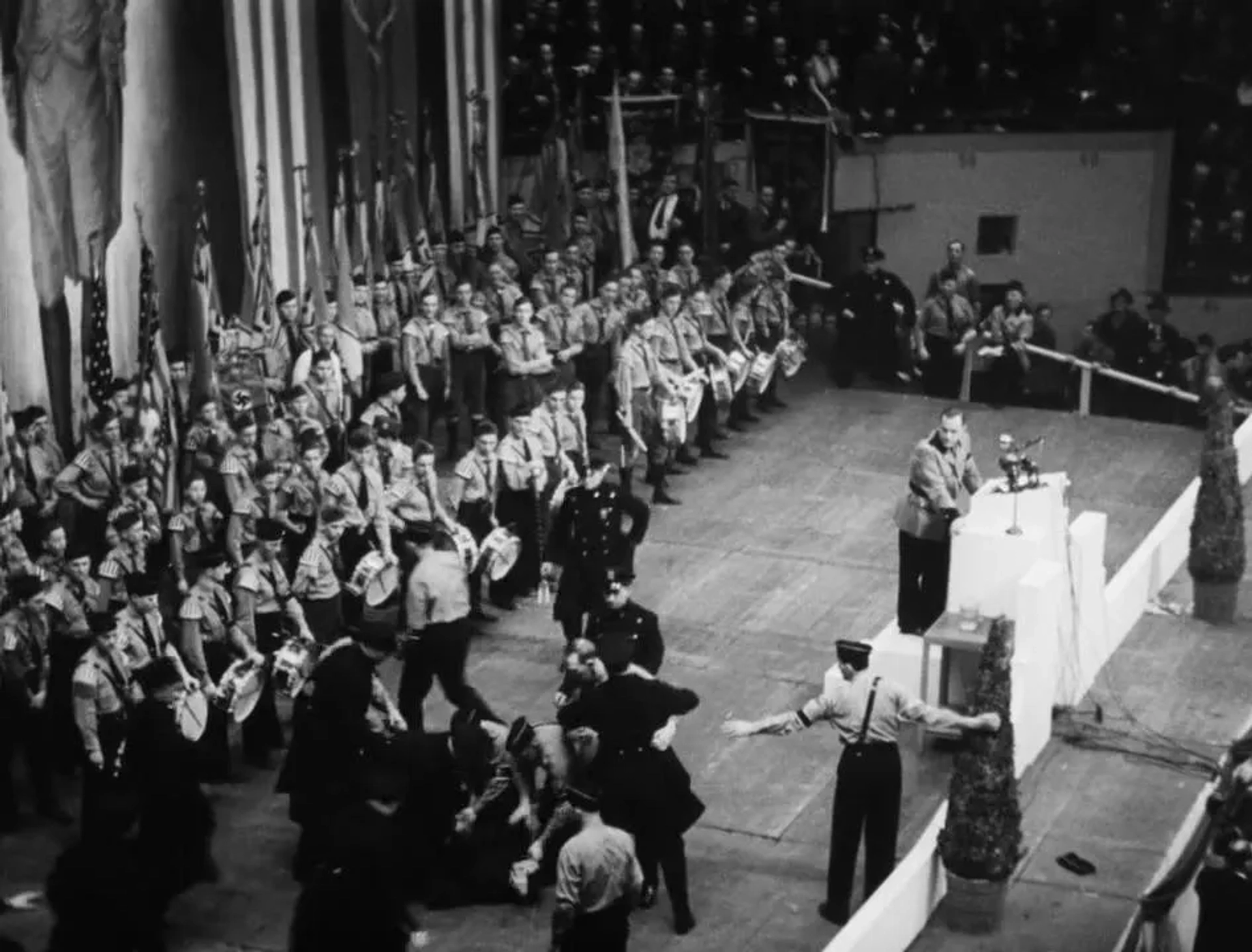 دانلود مستند شبی در باغ (A Night at the Garden 2017)