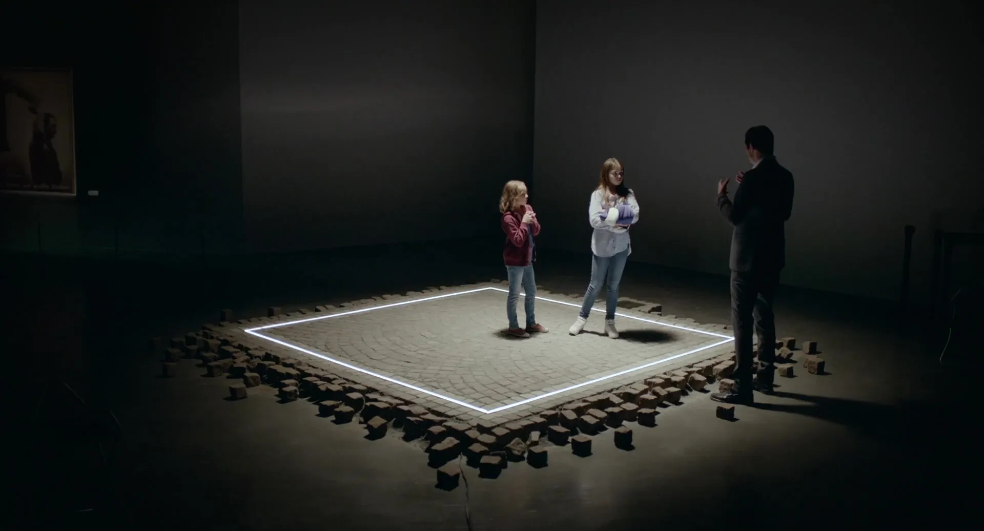 Claes Bang, Lilianne Mardon, and Lise Stephenson Engström in The Square (2017)