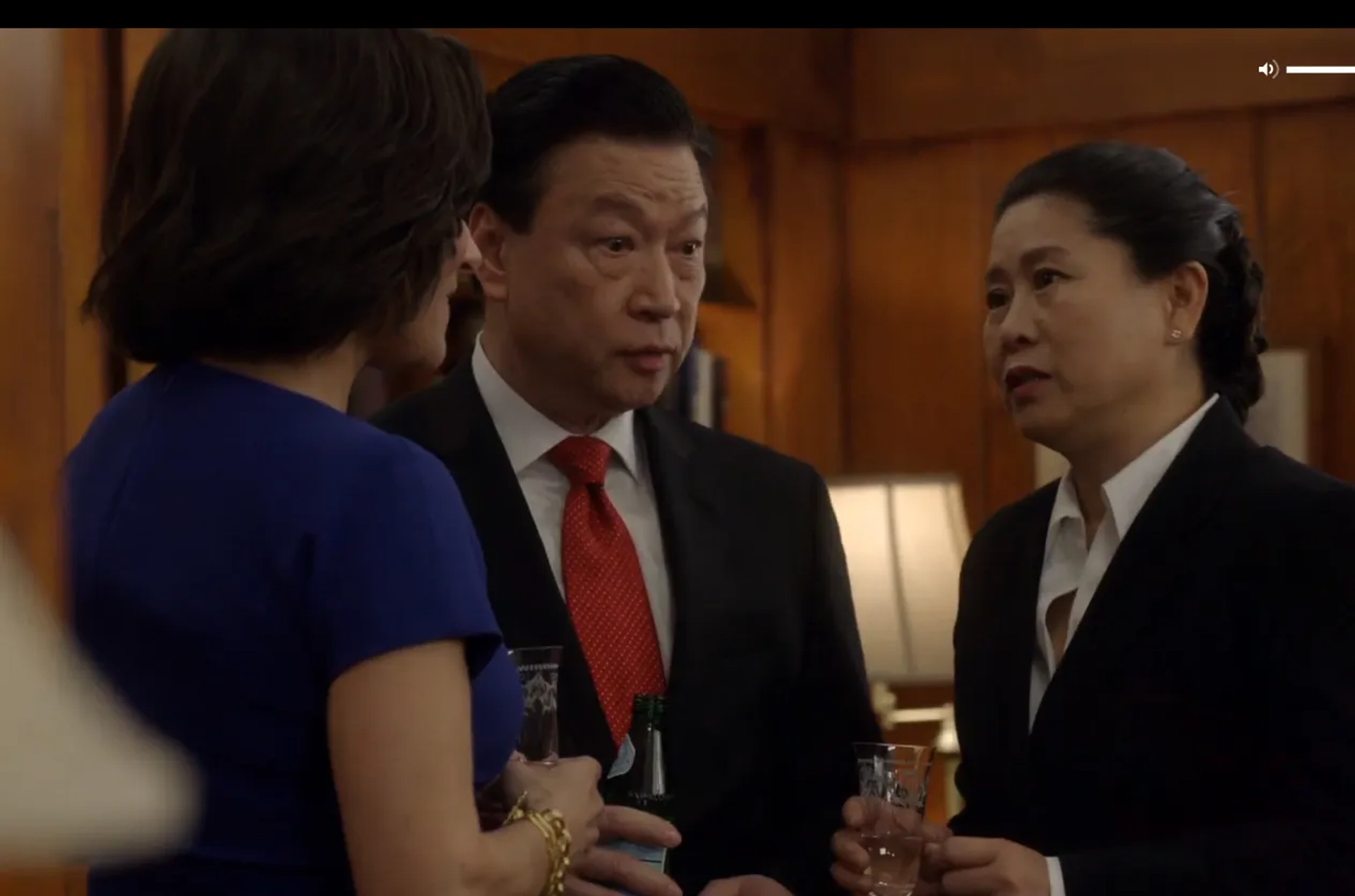 Julia Louis-Dreyfus, Tzi Ma, and Lee Chen in Veep (2012)