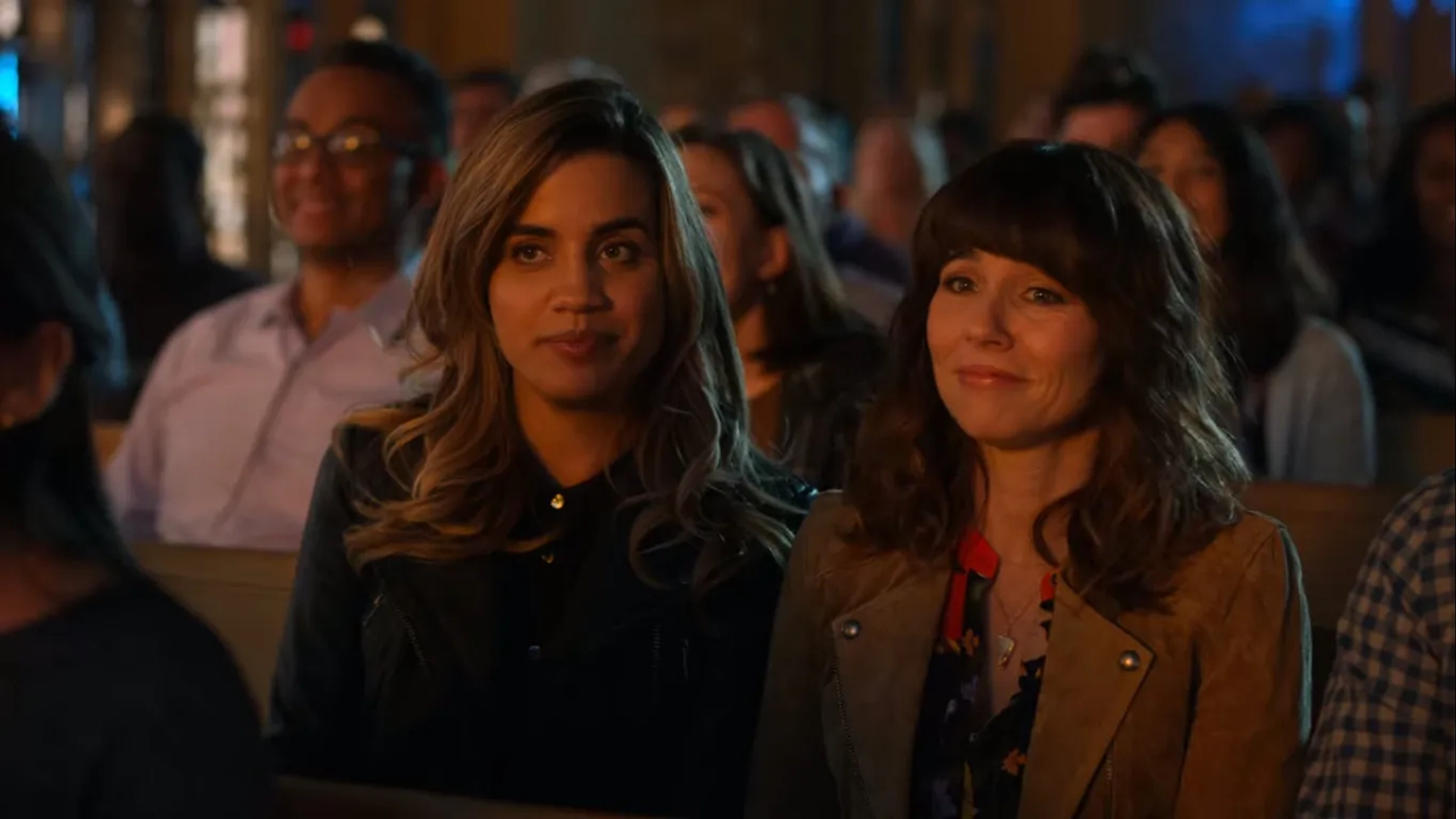 Linda Cardellini and Natalie Morales in Dead to Me: You Don't Have To (2020)