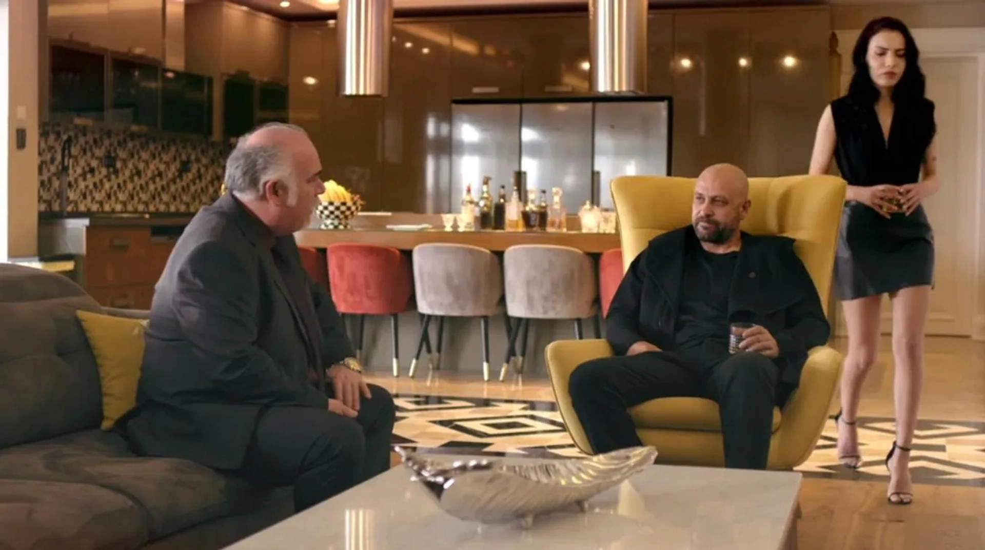 Güven Kiraç and Nejat Isler in Behzat Ç: An Ankara Detective Story: 98.Bölüm (2019)