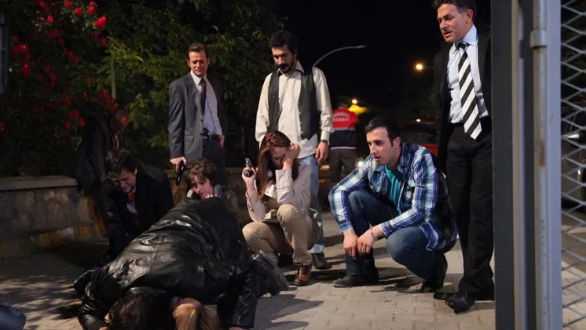 Erdal Besikçioglu, Berke Üzrek, Canan Erguder, Seda Bakan, Fatih Artman, Inanç Konukçu, Ayça Eren, Eray Eserol, and Yamaç Telli in Behzat Ç: An Ankara Detective Story (2010)