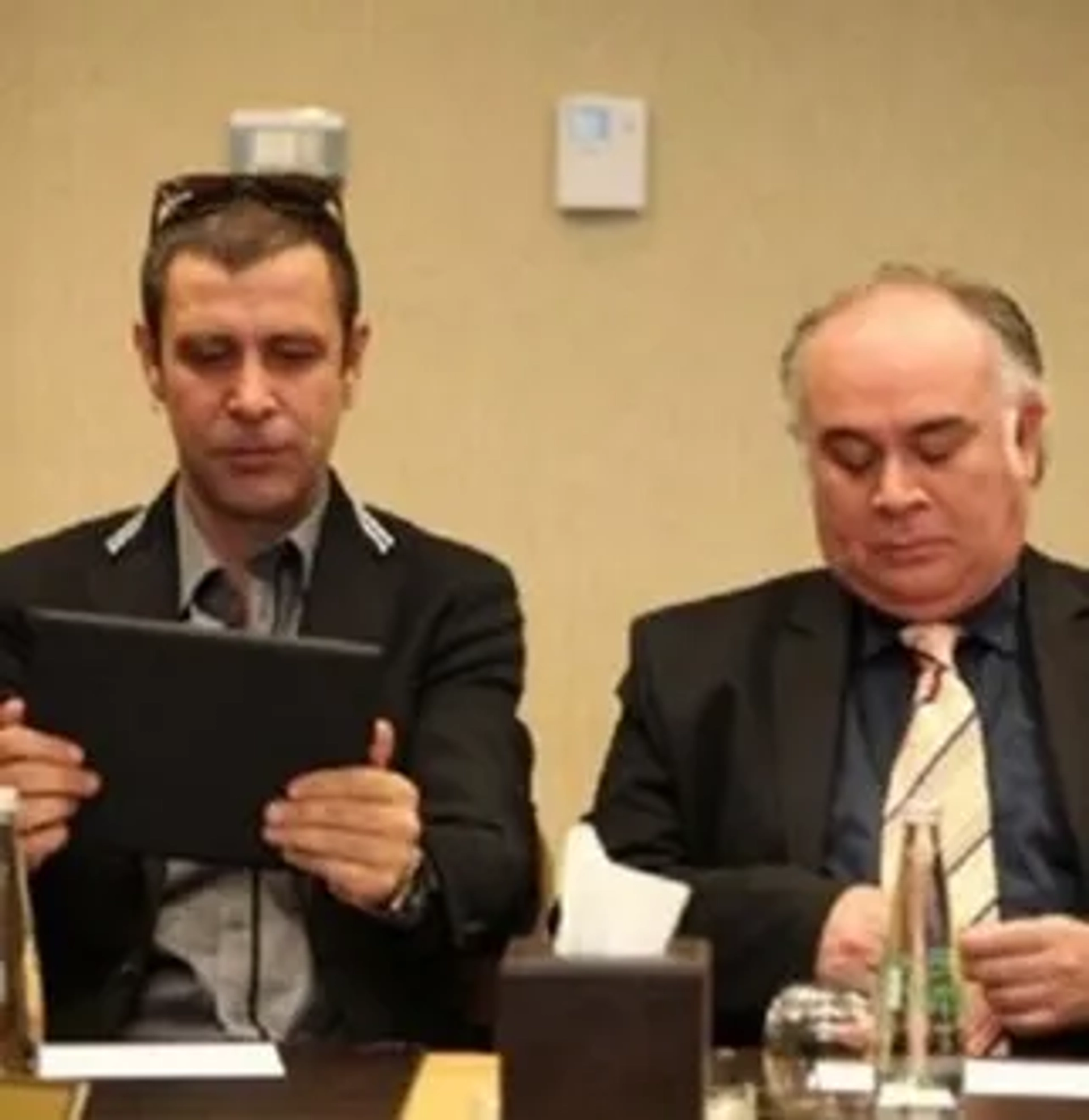 Güven Kiraç and Nejat Isler in Behzat Ç: An Ankara Detective Story (2010)