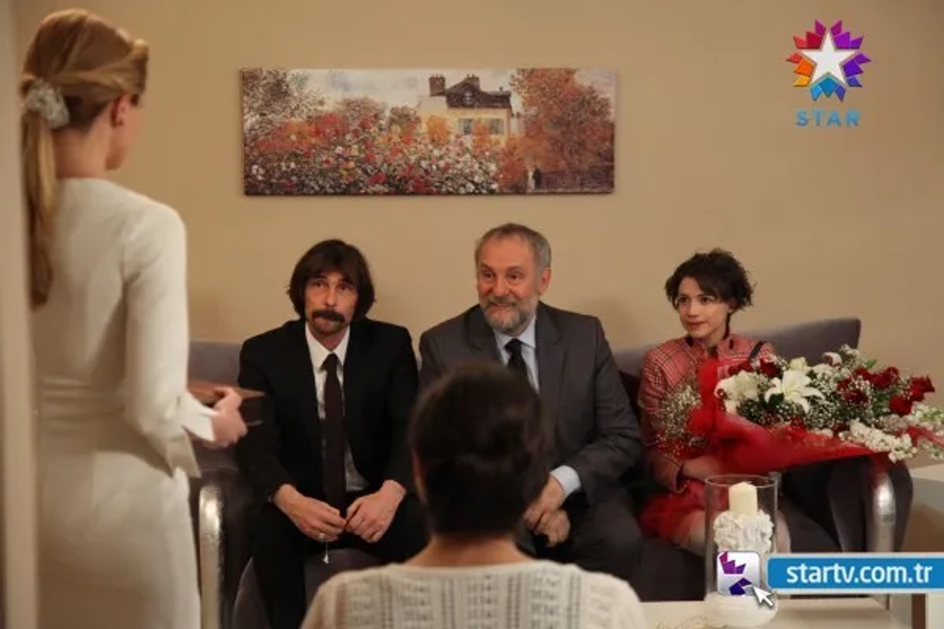 Ege Aydan, Erdal Besikçioglu, Canan Erguder, and Ayça Eren in Behzat Ç: An Ankara Detective Story (2010)