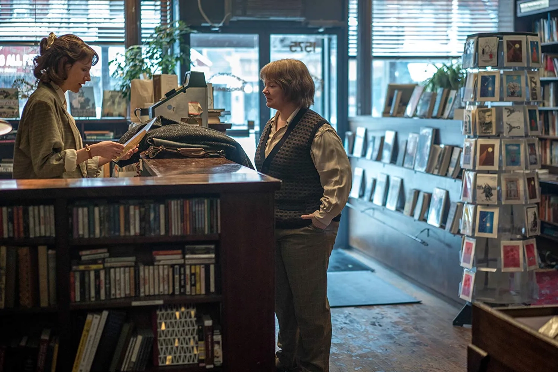 Melissa McCarthy and Dolly Wells in Can You Ever Forgive Me? (2018)