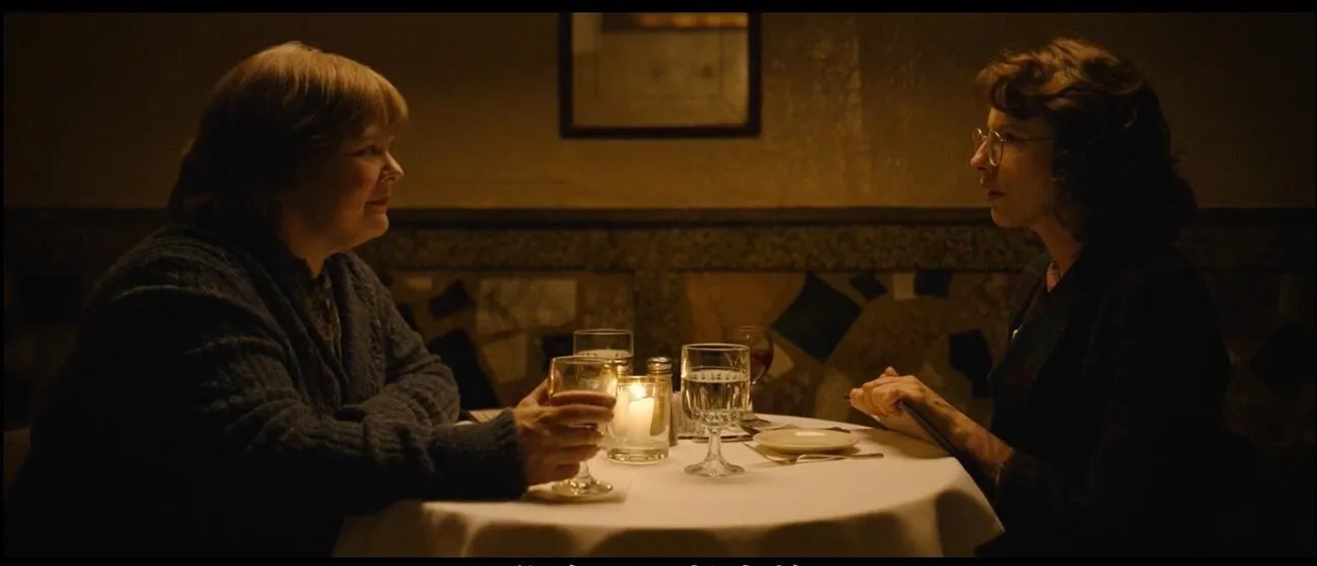 Melissa McCarthy and Dolly Wells in Can You Ever Forgive Me? (2018)