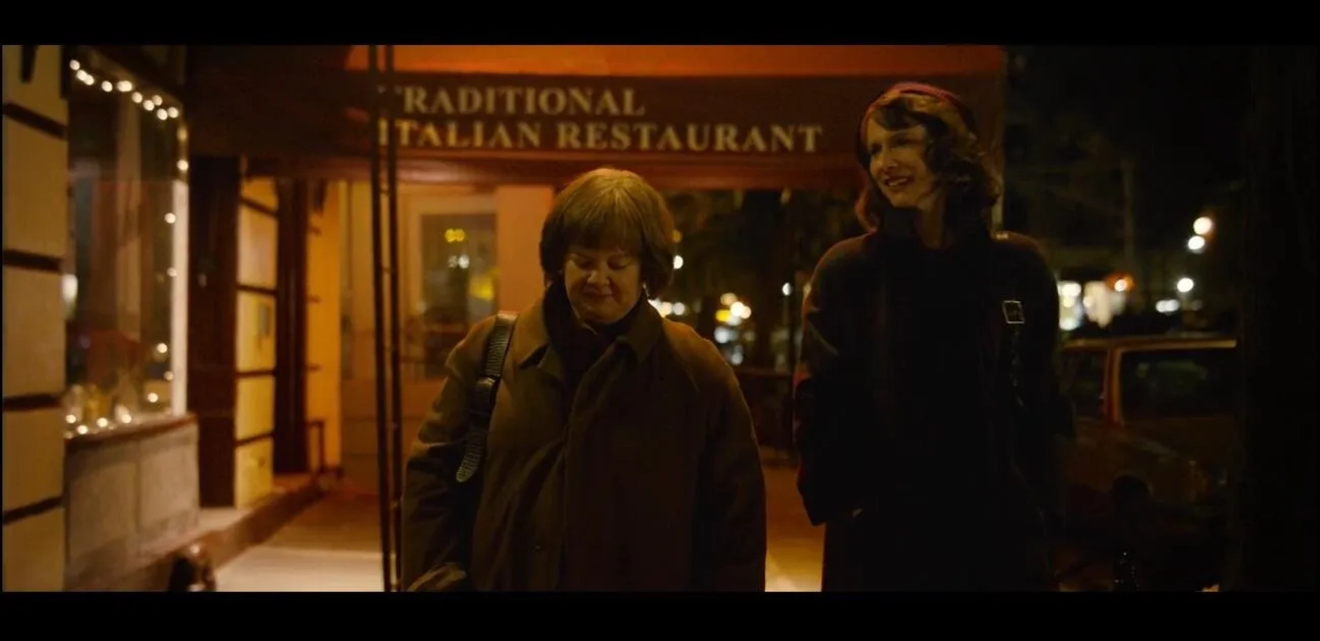 Melissa McCarthy and Dolly Wells in Can You Ever Forgive Me? (2018)