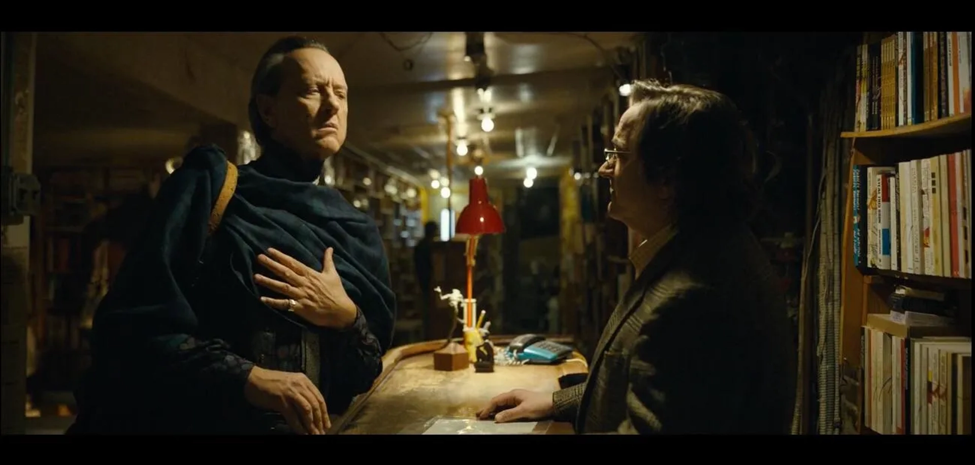 Richard E. Grant and Ben Falcone in Can You Ever Forgive Me? (2018)