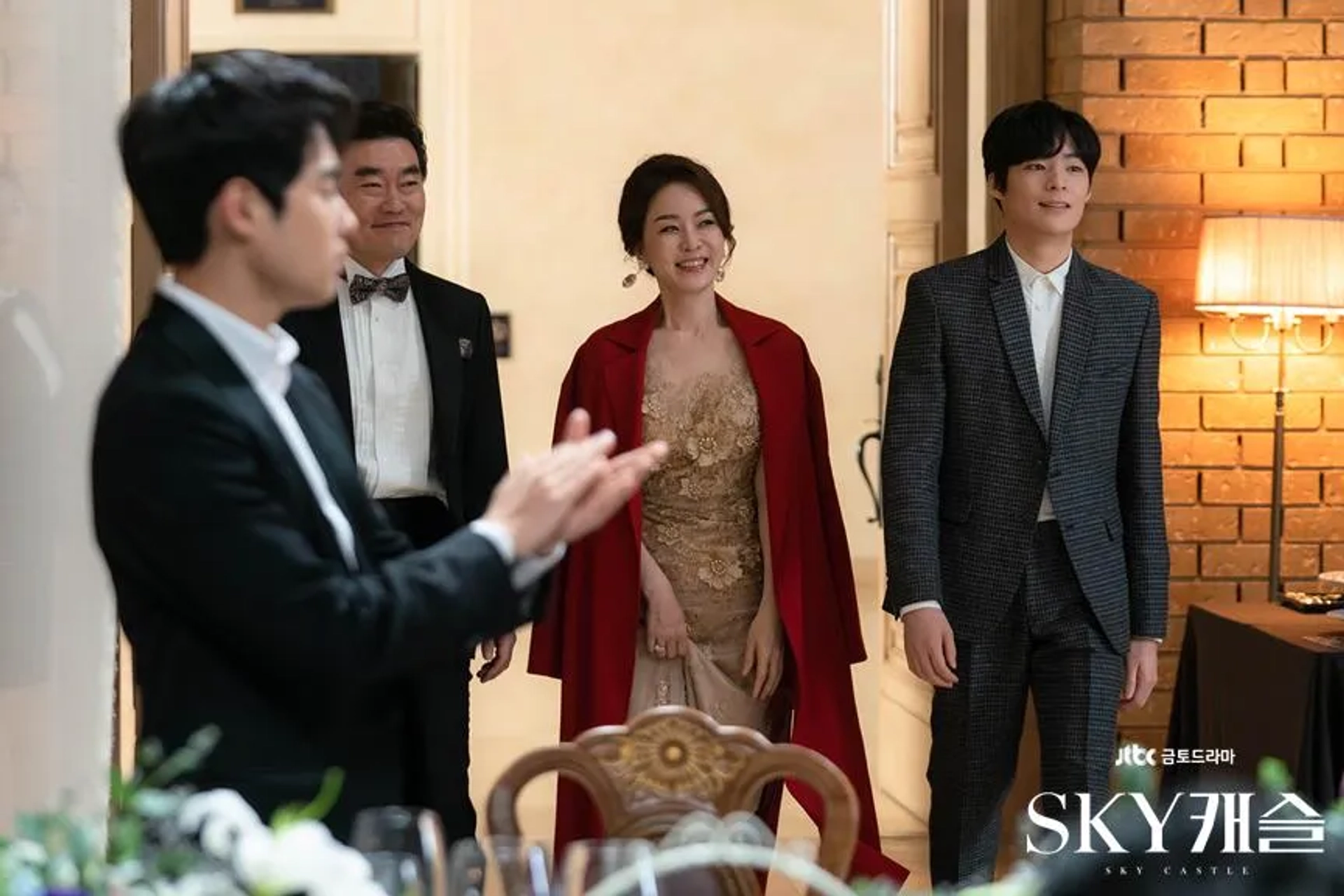 Kim Jung-nan, Yoo Seong-ju, and Geon-Hee Song in SKY Castle (2018)