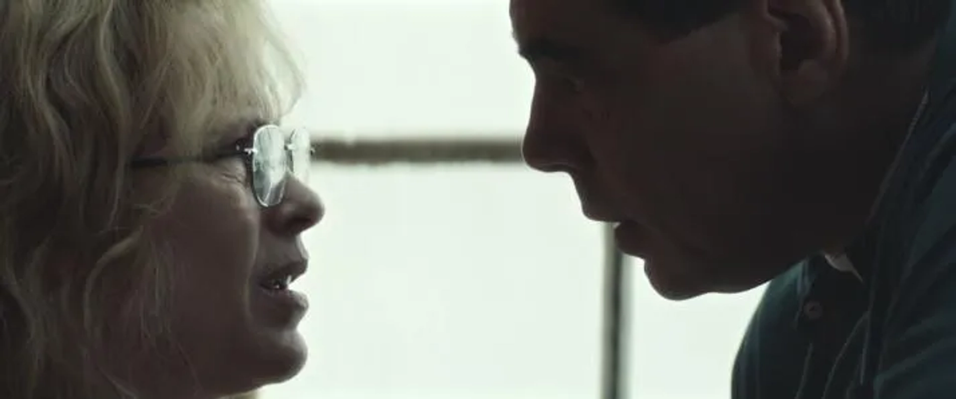 Patricia Arquette and Benicio Del Toro in Escape at Dannemora (2018)