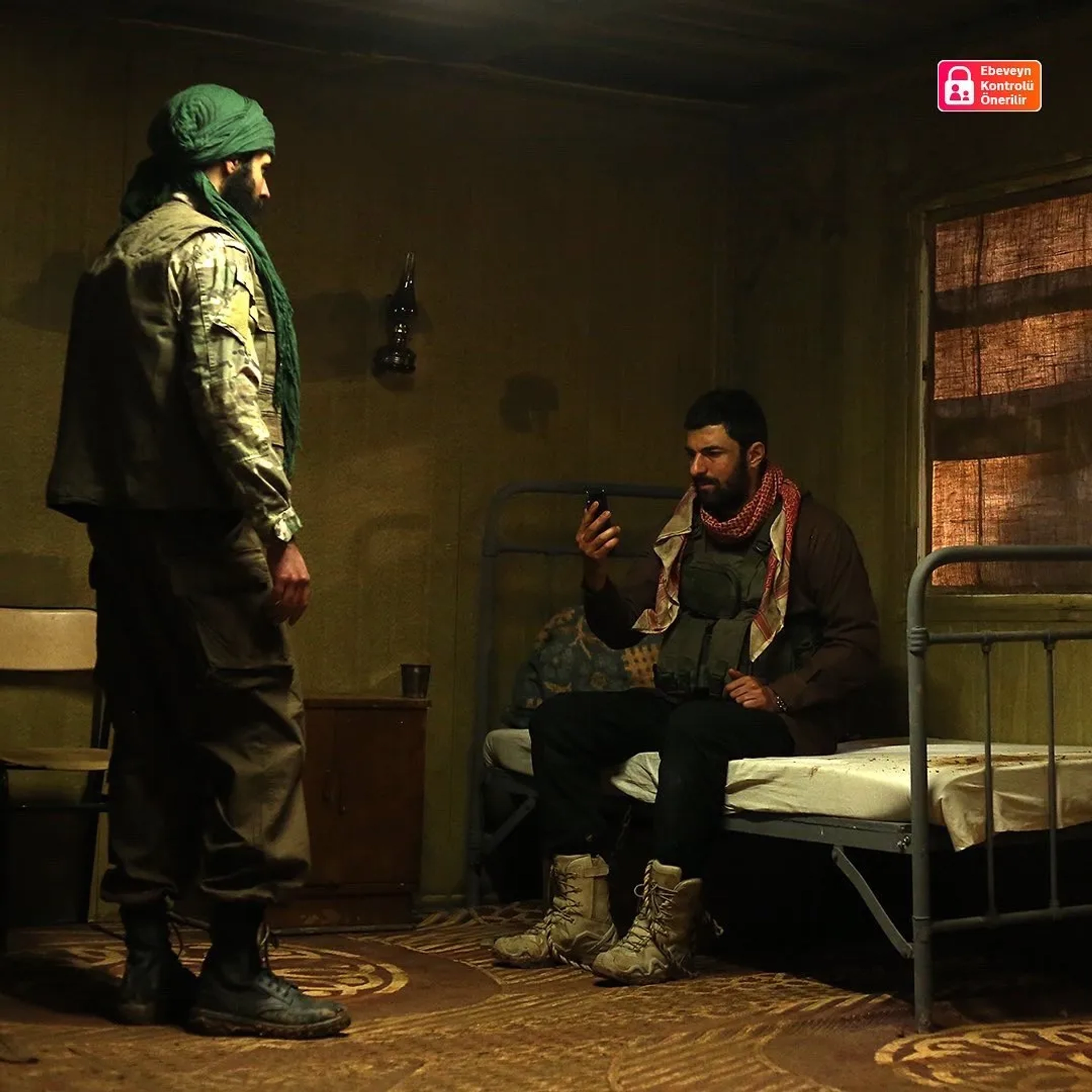 Yahya Ekmekçi and Engin Akyürek in Runaway (2022)