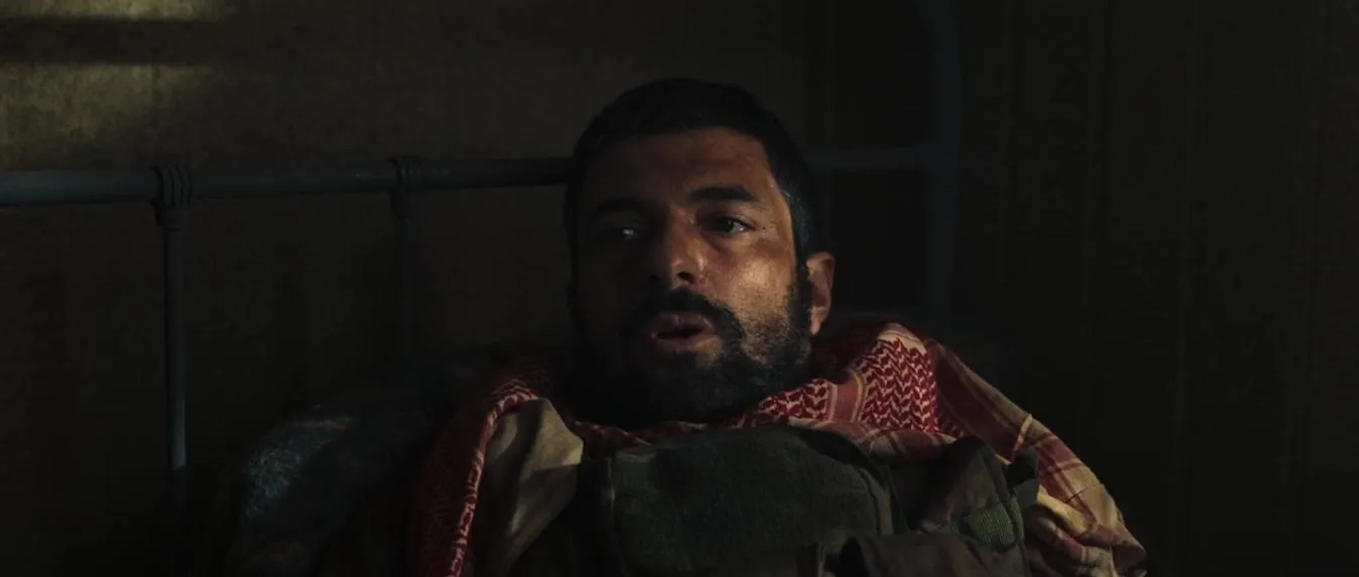 Engin Akyürek in Runaway (2022)