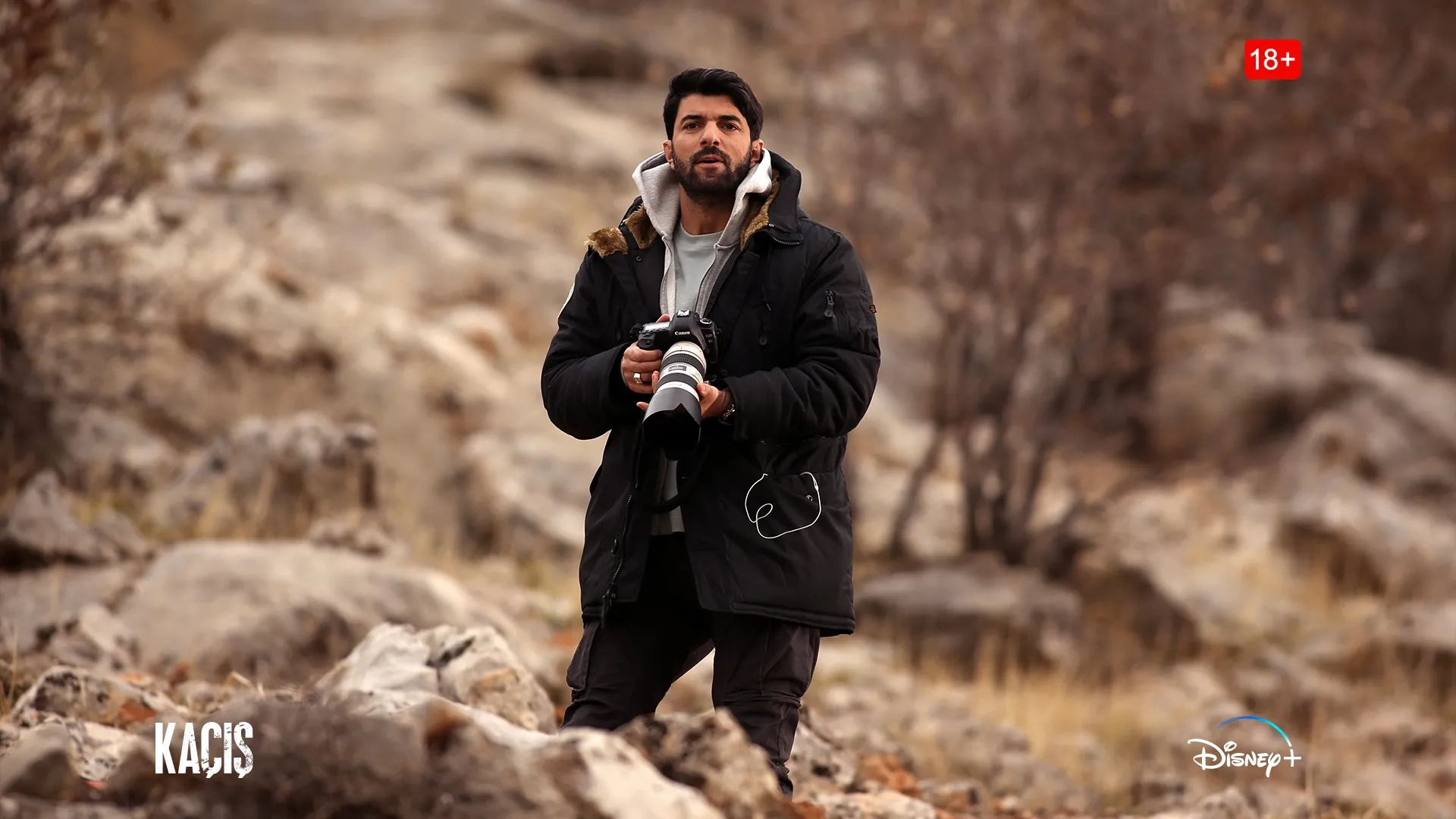 Engin Akyürek in Runaway (2022)