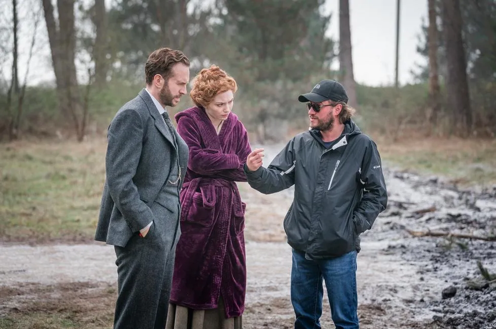 Rafe Spall, Eleanor Tomlinson, and Craig Viveiros in The War of the Worlds (2019)