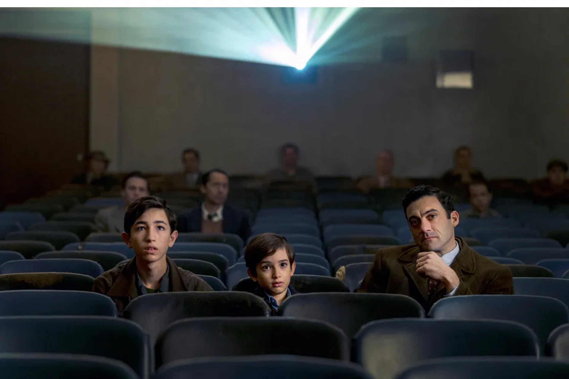 Still of Caleb Malis, Azhy Robertson, and Morgan Spector in The Plot Against America