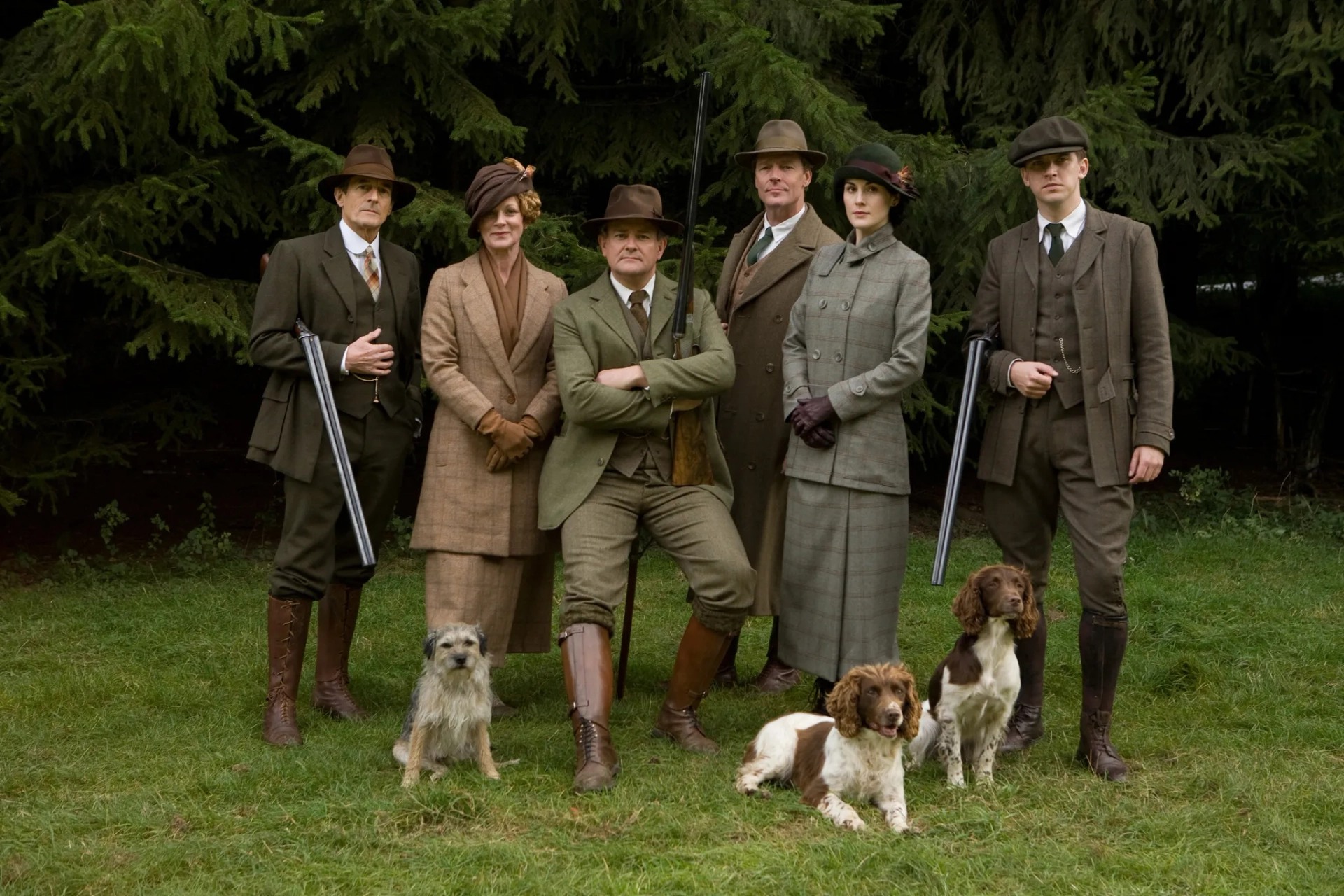 Samantha Bond, Hugh Bonneville, Iain Glen, Nigel Havers, Dan Stevens, and Michelle Dockery in Downton Abbey (2010)