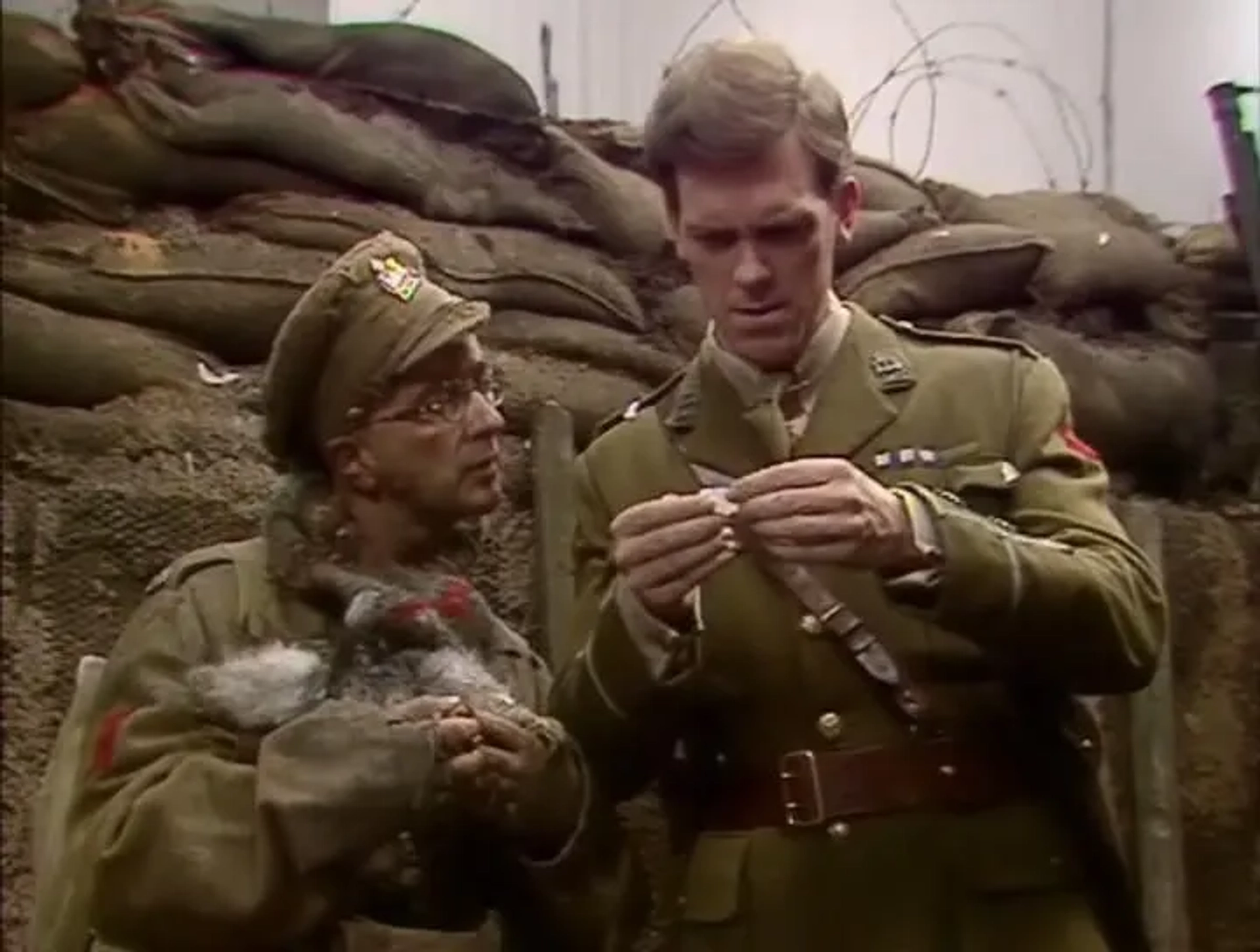 Hugh Laurie and Tony Robinson in Blackadder Goes Forth (1989)