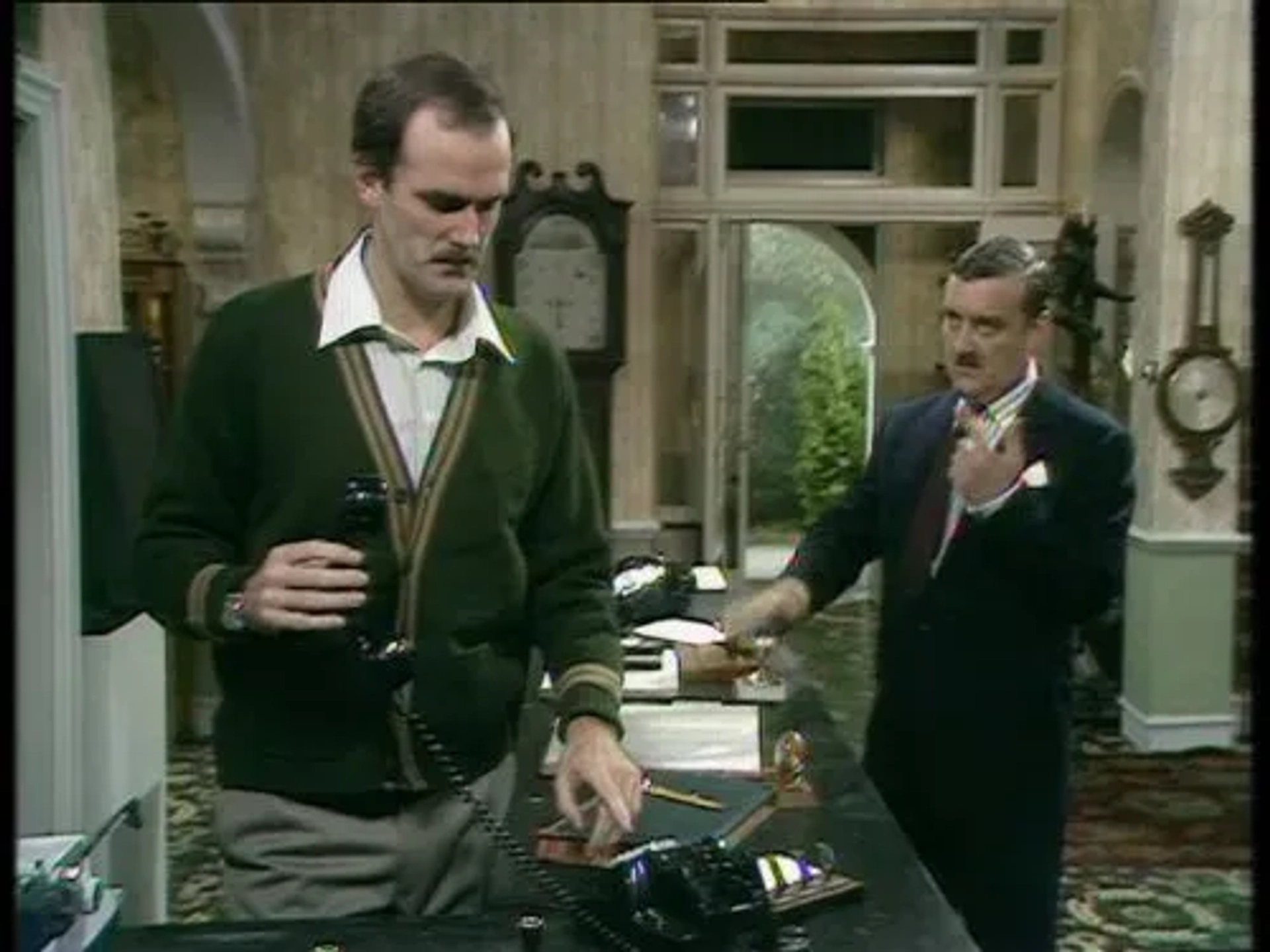 John Cleese and Bernard Cribbins in Fawlty Towers (1975)