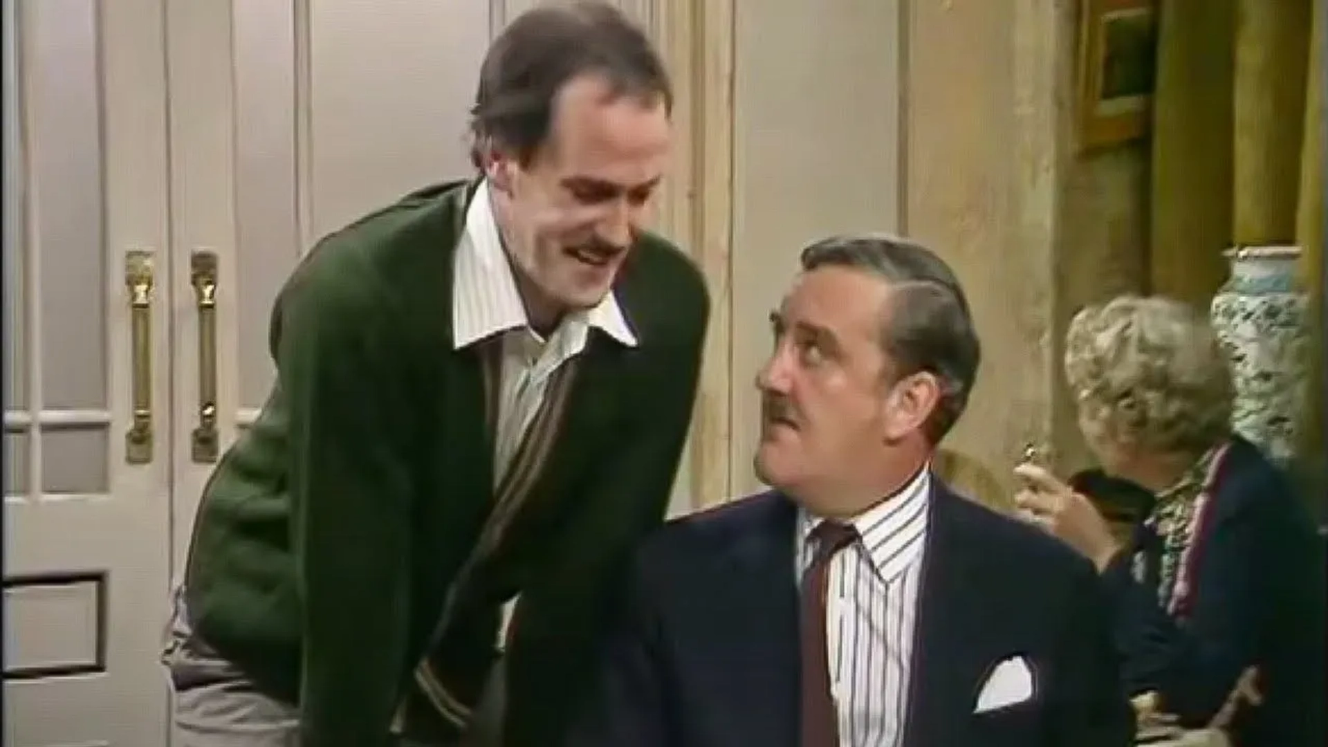 John Cleese and Bernard Cribbins in Fawlty Towers (1975)