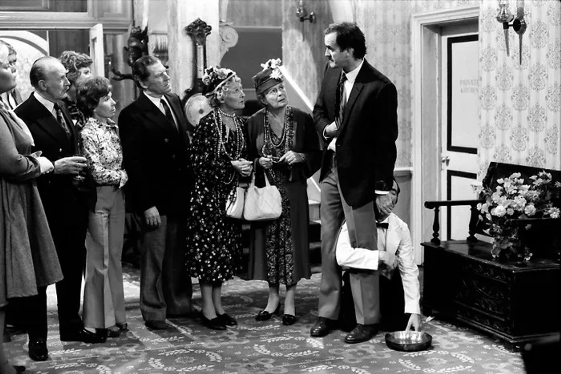 John Cleese, Ballard Berkeley, Gilly Flower, Renee Roberts, and Andrew Sachs in Fawlty Towers (1975)