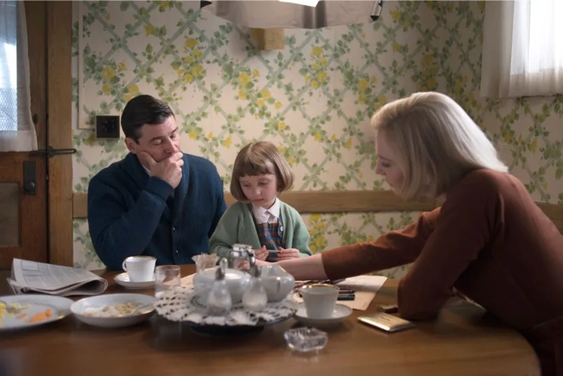 Cate Blanchett, Kyle Chandler, Kk Heim, and Sadie Heim in Carol (2015)