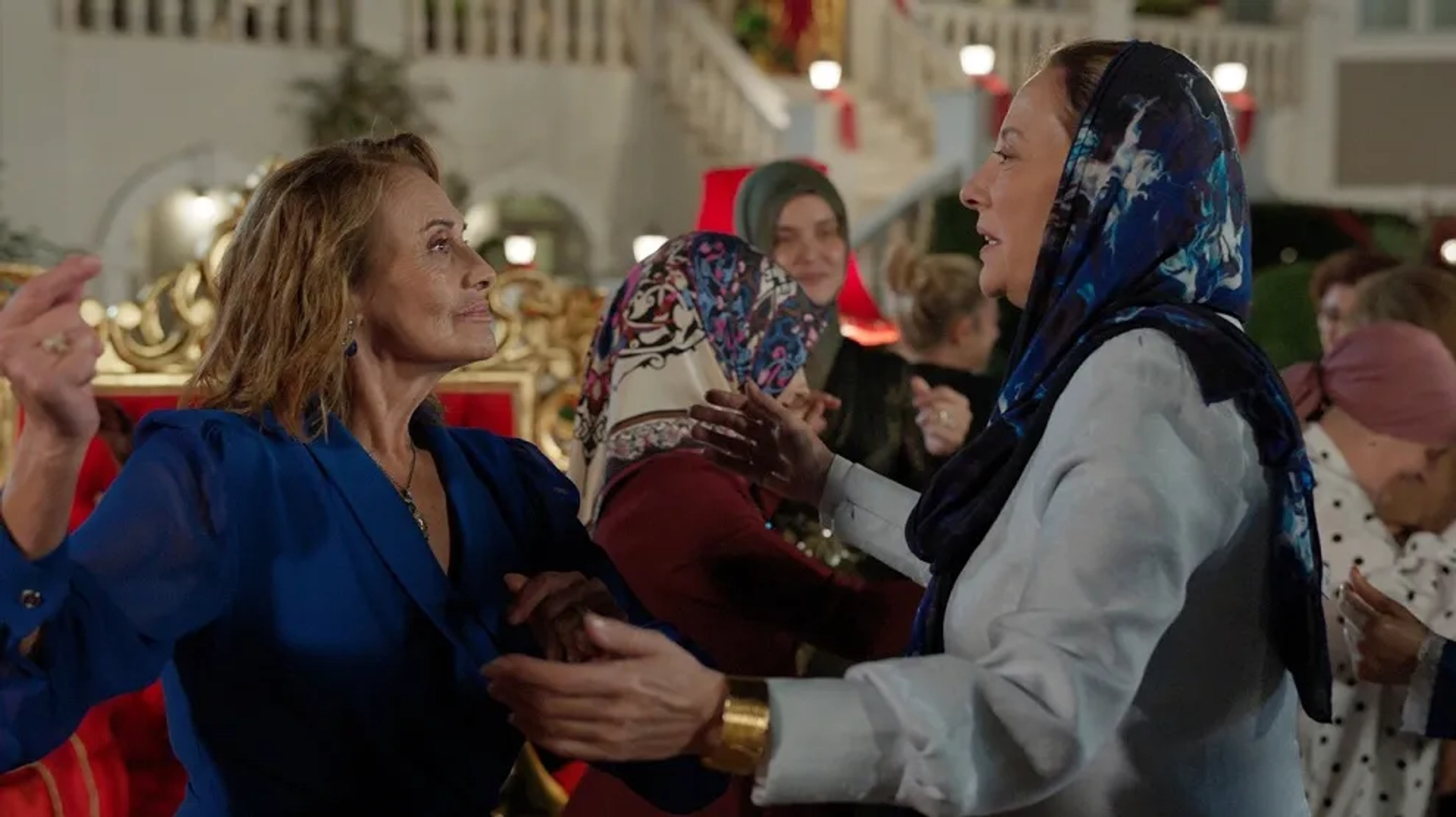 Nur Sürer and Ayda Aksel in The Family (2023)