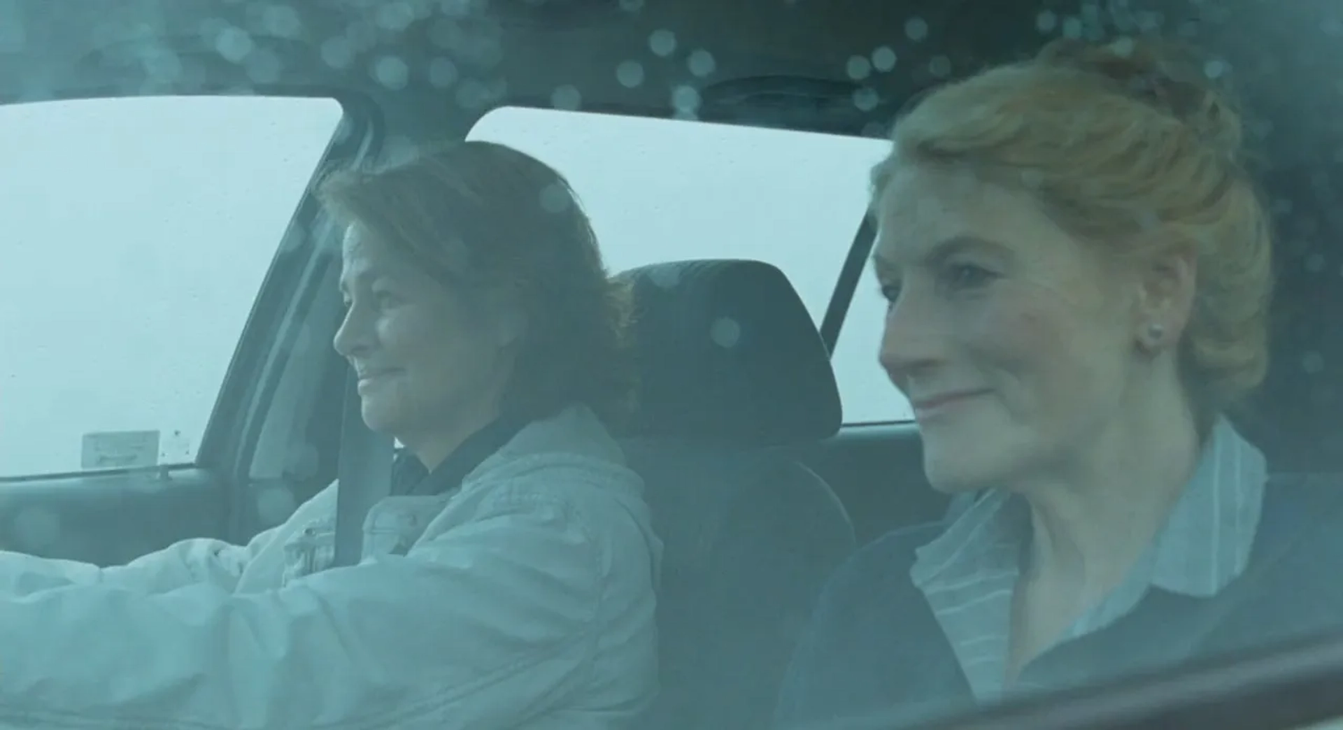 Charlotte Rampling and Geraldine James in 45 Years (2015)