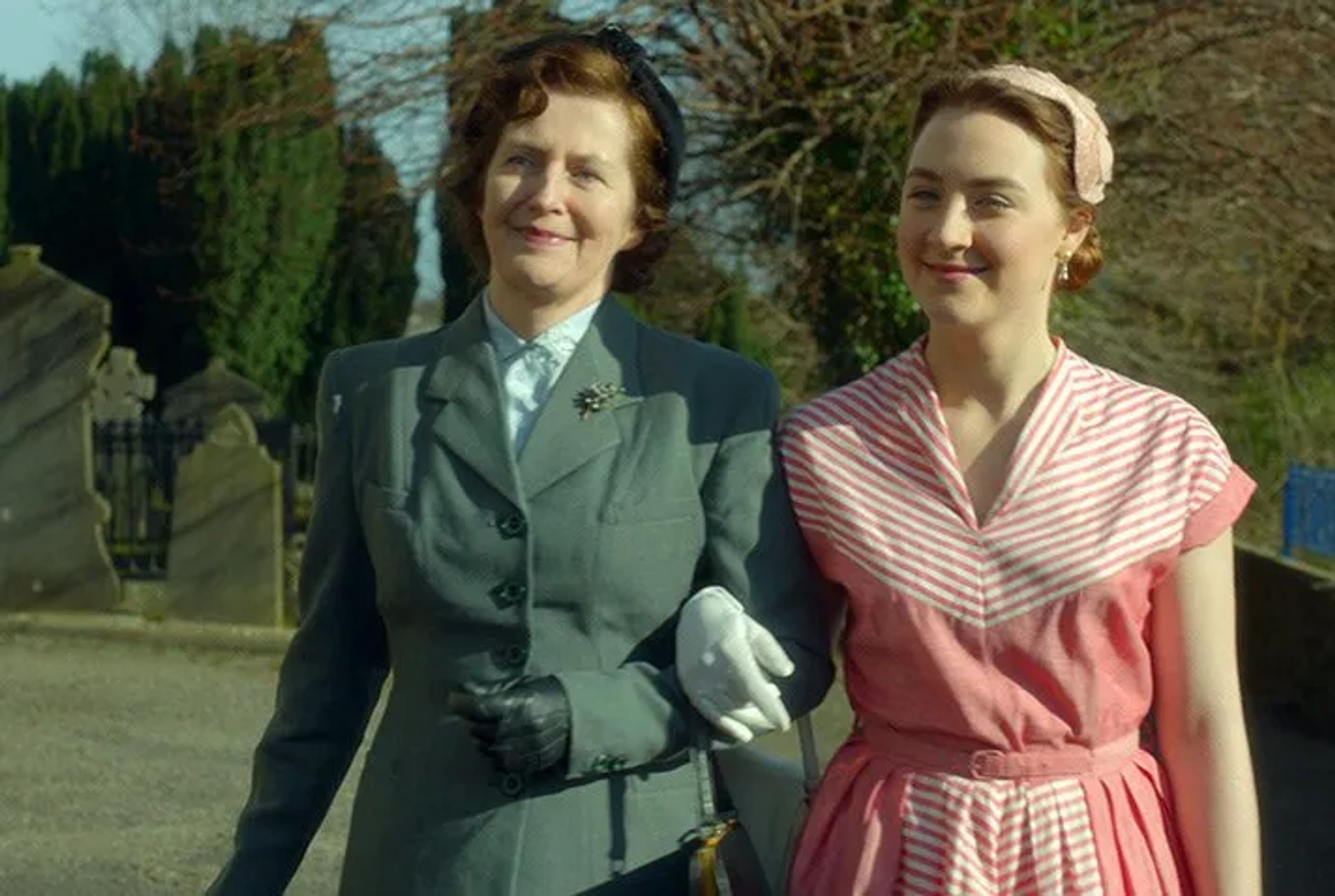 Jane Brennan and Saoirse Ronan in Brooklyn (2015)