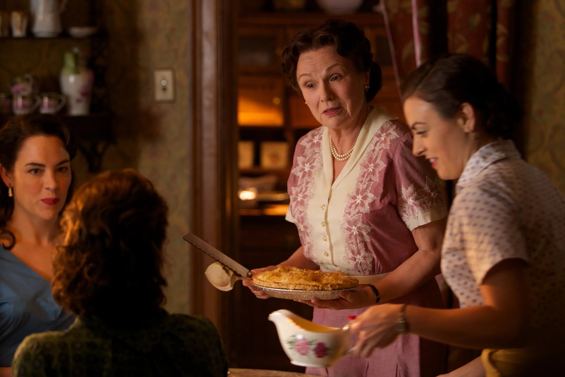 Julie Walters, Nora-Jane Noone, Saoirse Ronan, and Eve Macklin in Brooklyn (2015)