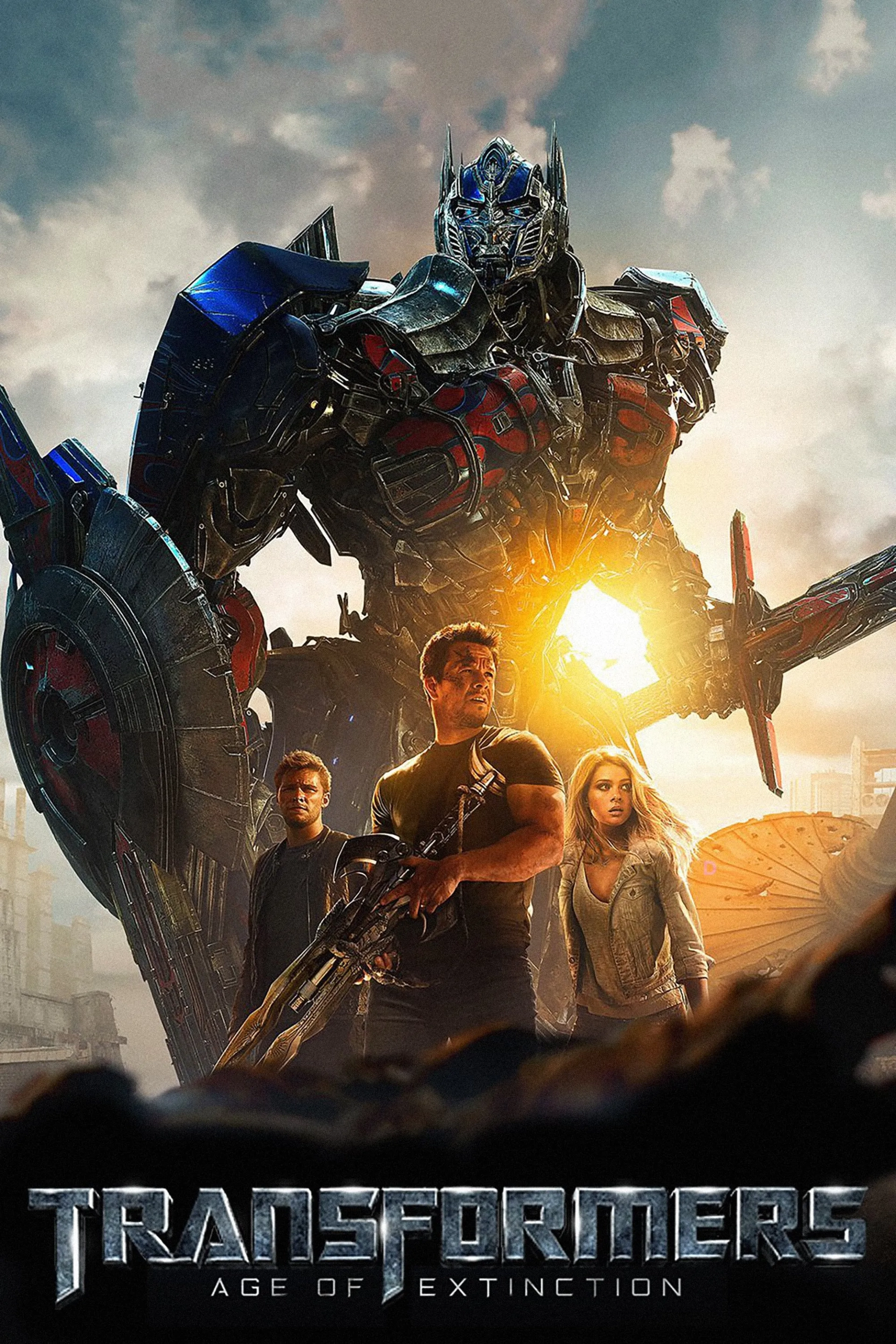 Mark Wahlberg, Peter Cullen, Nicola Peltz Beckham, and Jack Reynor in Transformers: Age of Extinction (2014)