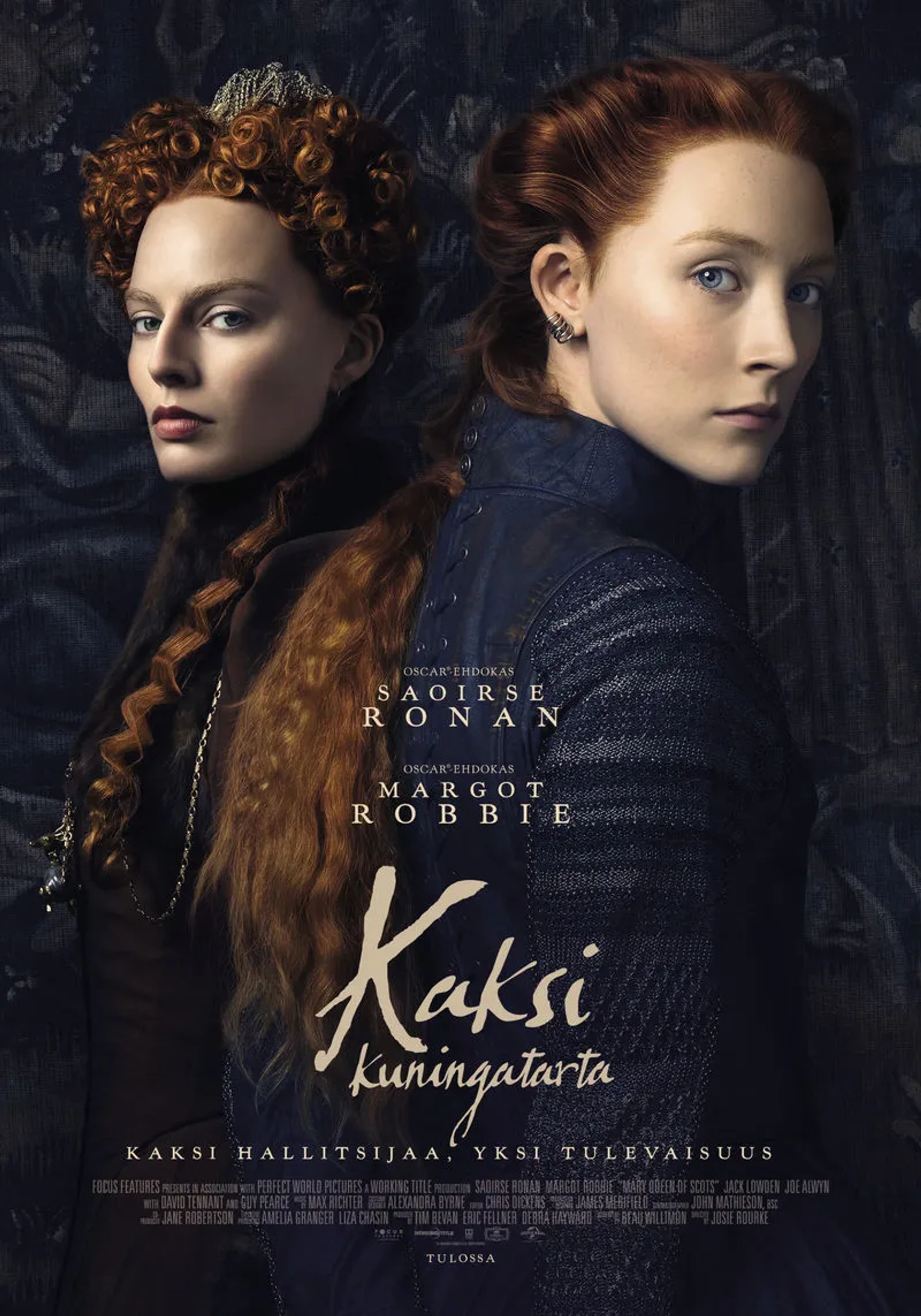 Saoirse Ronan and Margot Robbie in Mary Queen of Scots (2018)