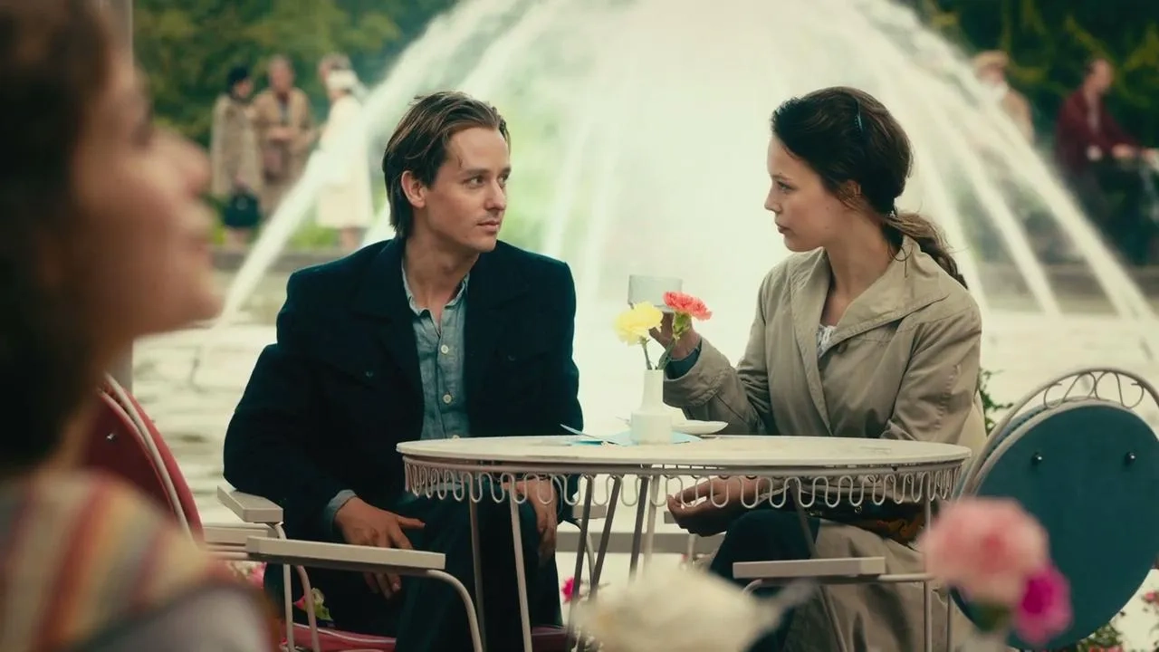 Tom Schilling and Paula Beer in Never Look Away (2018)
