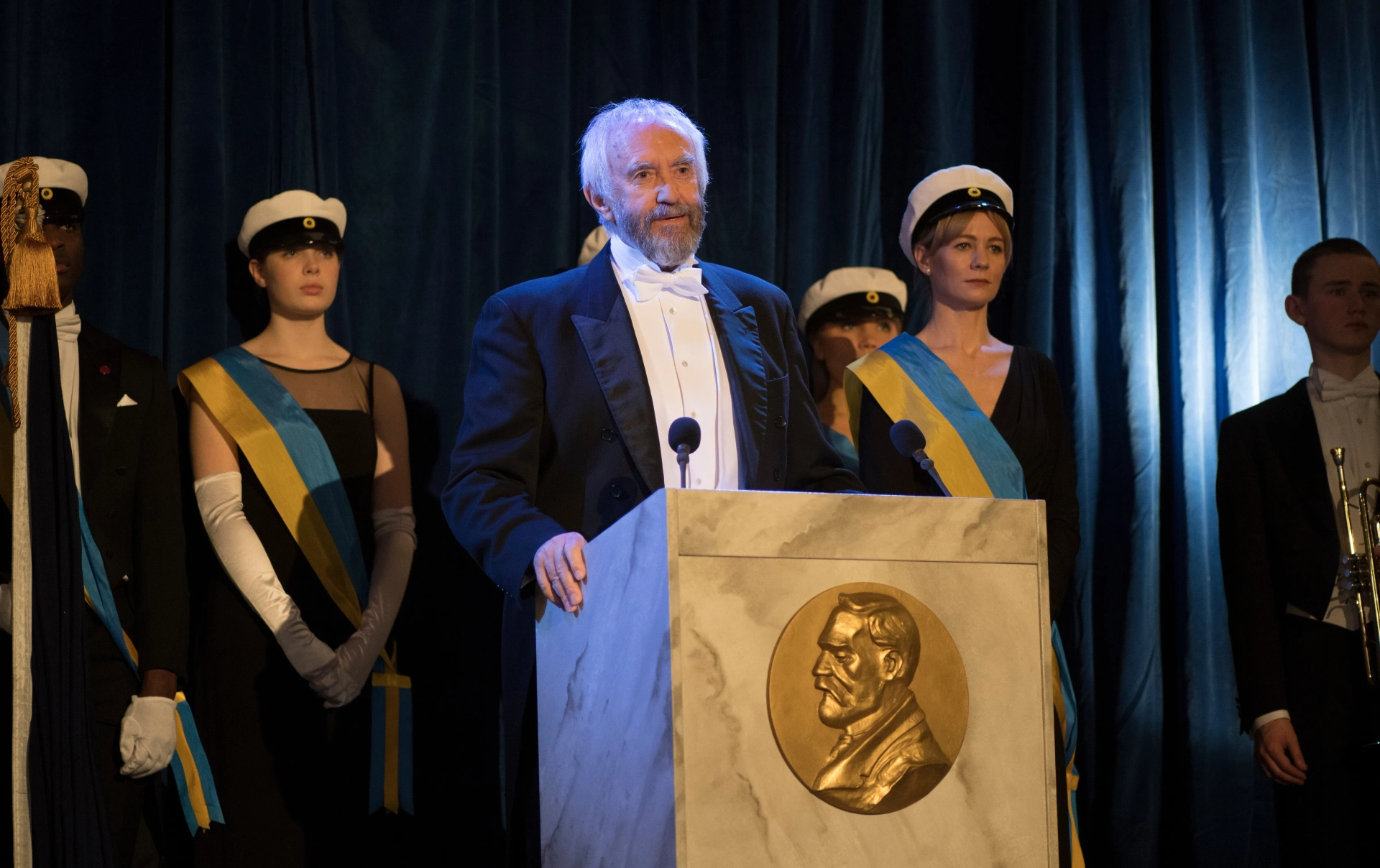 Jonathan Pryce in The Wife (2017)