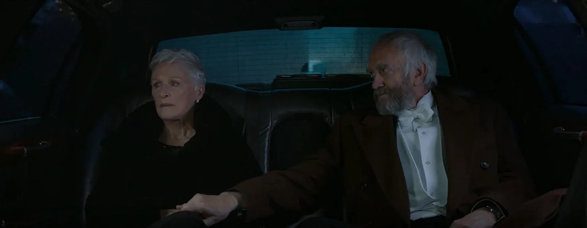 Glenn Close and Jonathan Pryce in The Wife (2017)