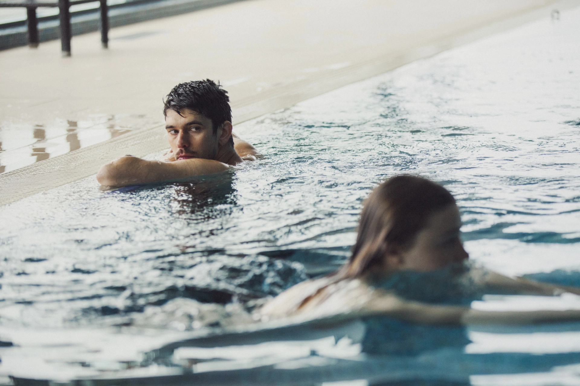 Ben Whishaw and Jessica Barden in The Lobster (2015)