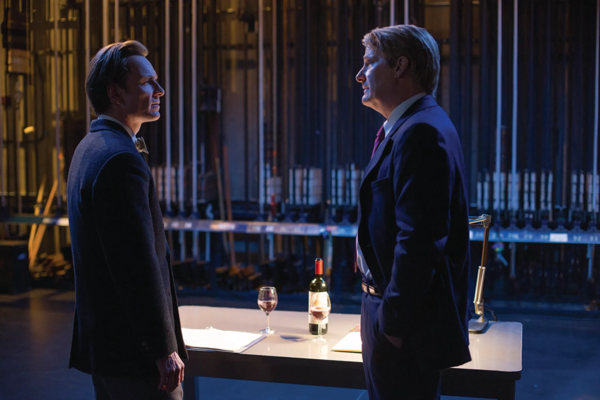 Jeff Daniels and Michael Fassbender in Steve Jobs (2015)