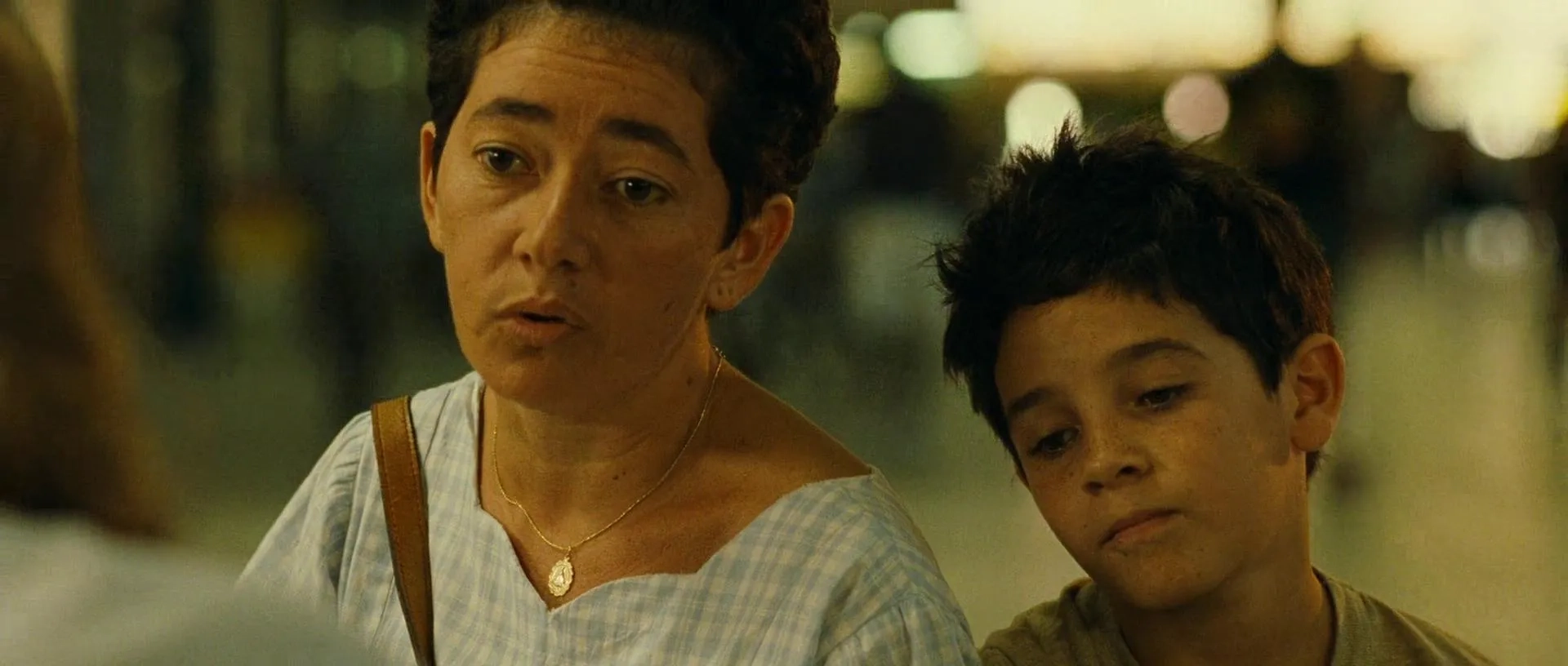 Soia Lira and Vinícius de Oliveira in Central Station (1998)