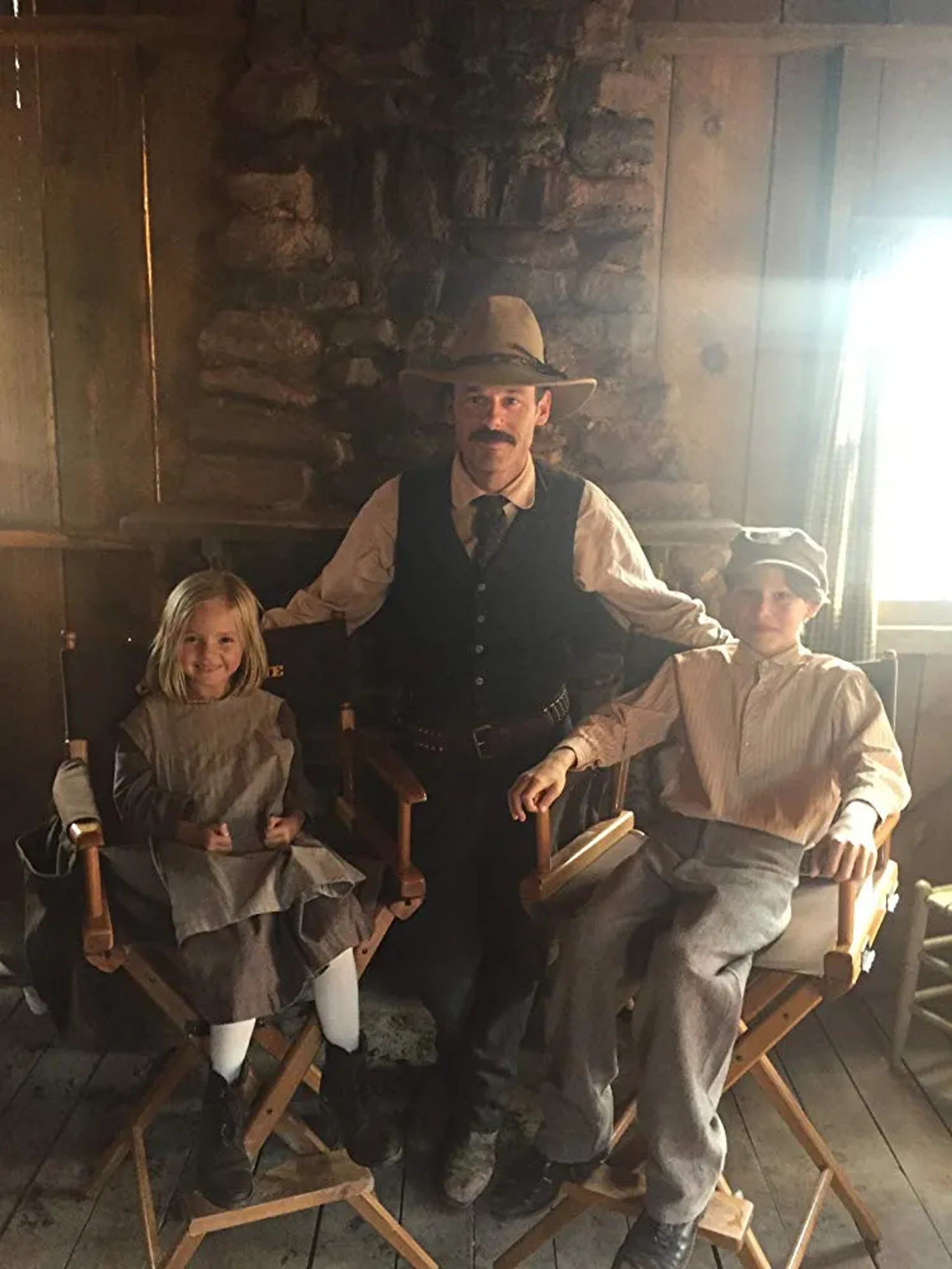 Marie on set in her series regular role as Trudy McNue in Netflix's Emmy-winning Original, "GODLESS". She's alongside her 'father' Sherrif Bill McNue (Scoot McNairy [True Detective, Halt & Catch Fire, 12 Years A Slave]) & her 'brother' William McNue (Julian Grey)