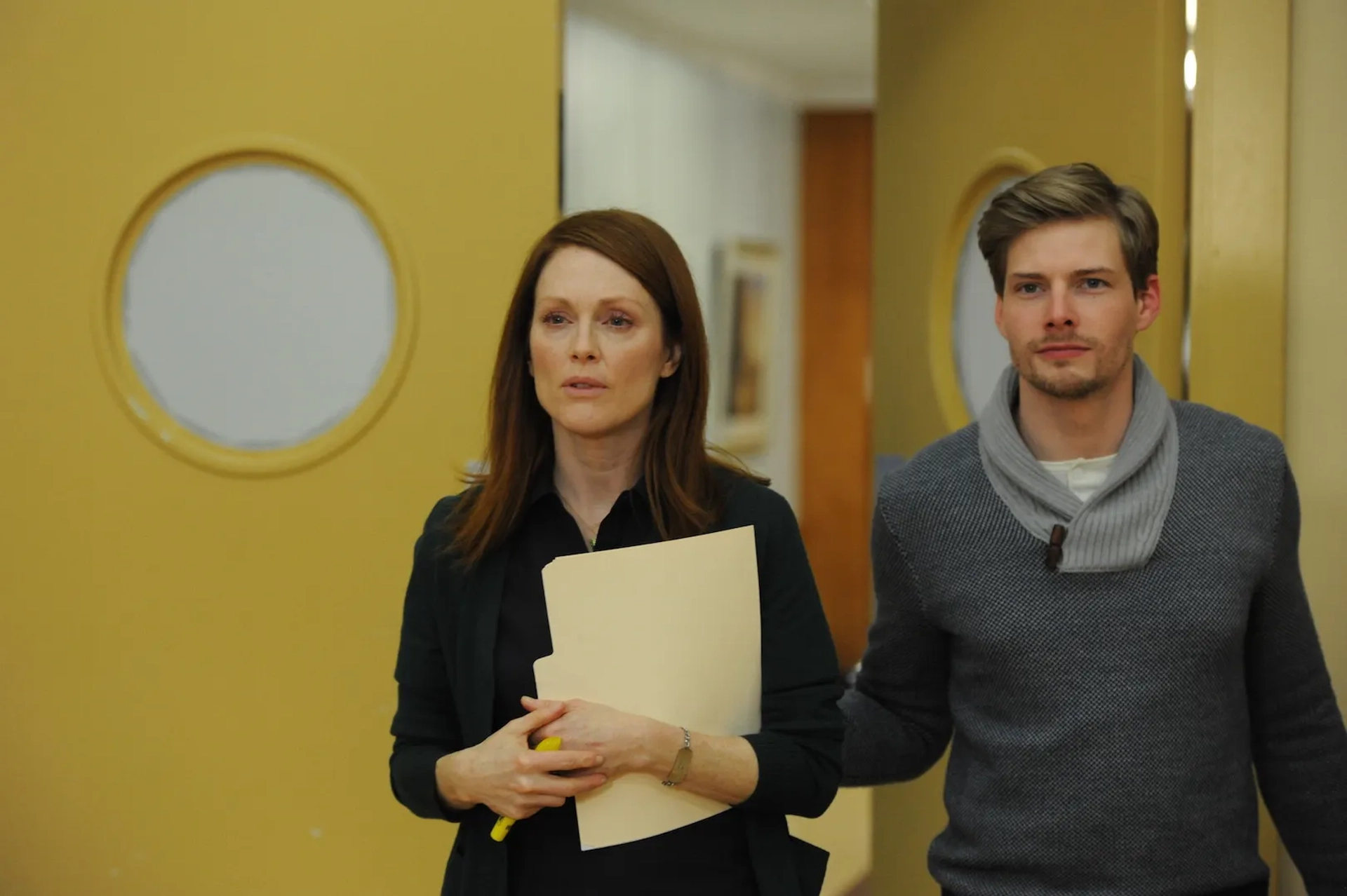 Julianne Moore and Hunter Parrish in Still Alice (2014)