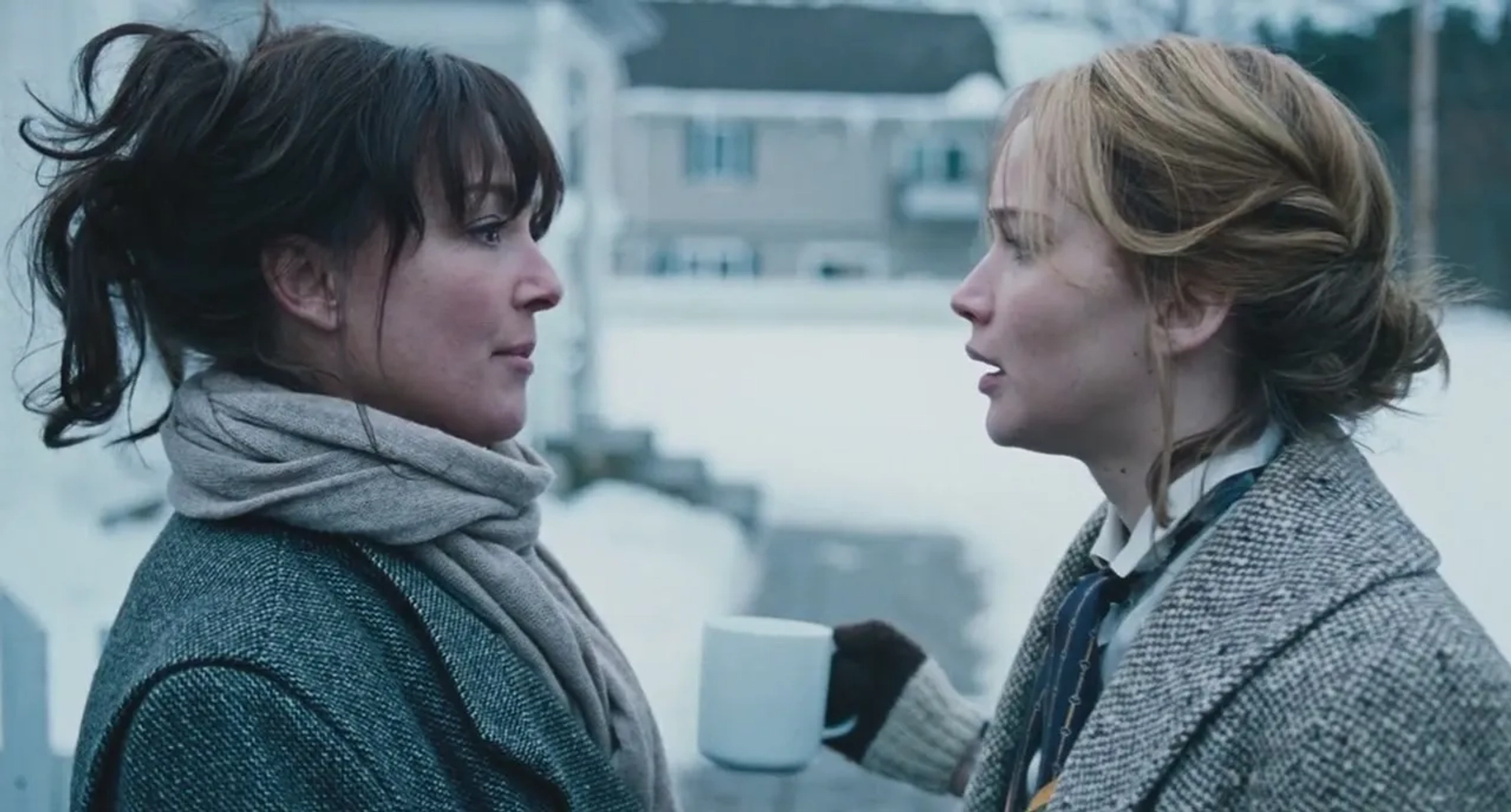 Elisabeth Röhm and Jennifer Lawrence in Joy (2015)