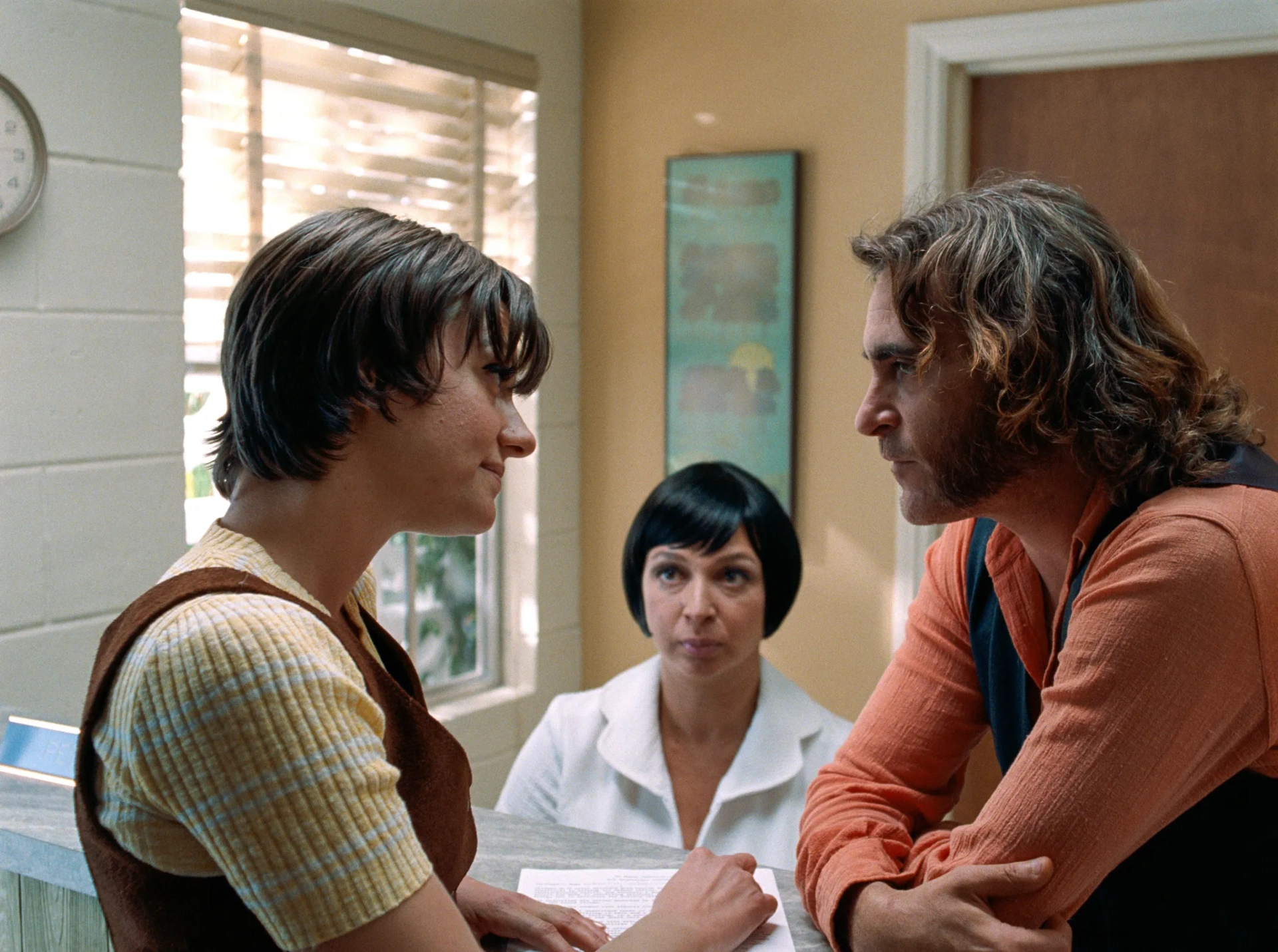 Joaquin Phoenix, Belladonna, and Maya Rudolph in Inherent Vice (2014)